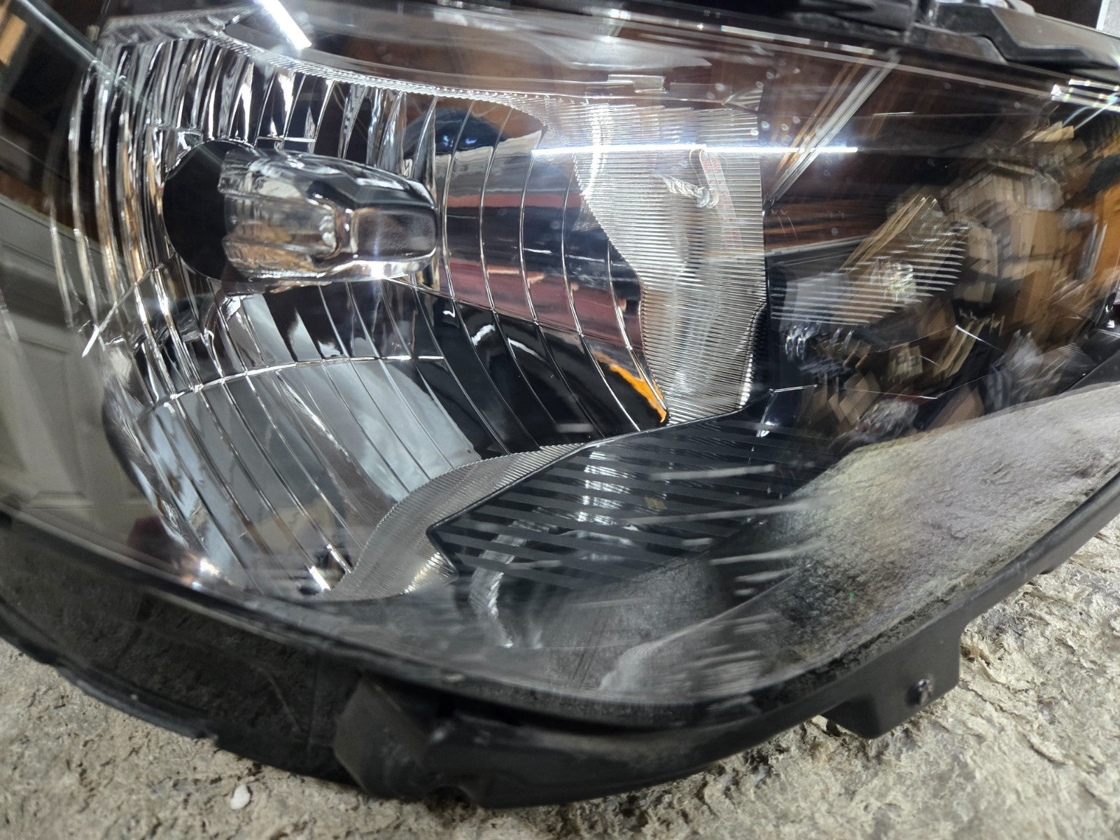2023-2025 Kia Soul Right RH Passenger Side Halogen Headlight OEM 92102-K05