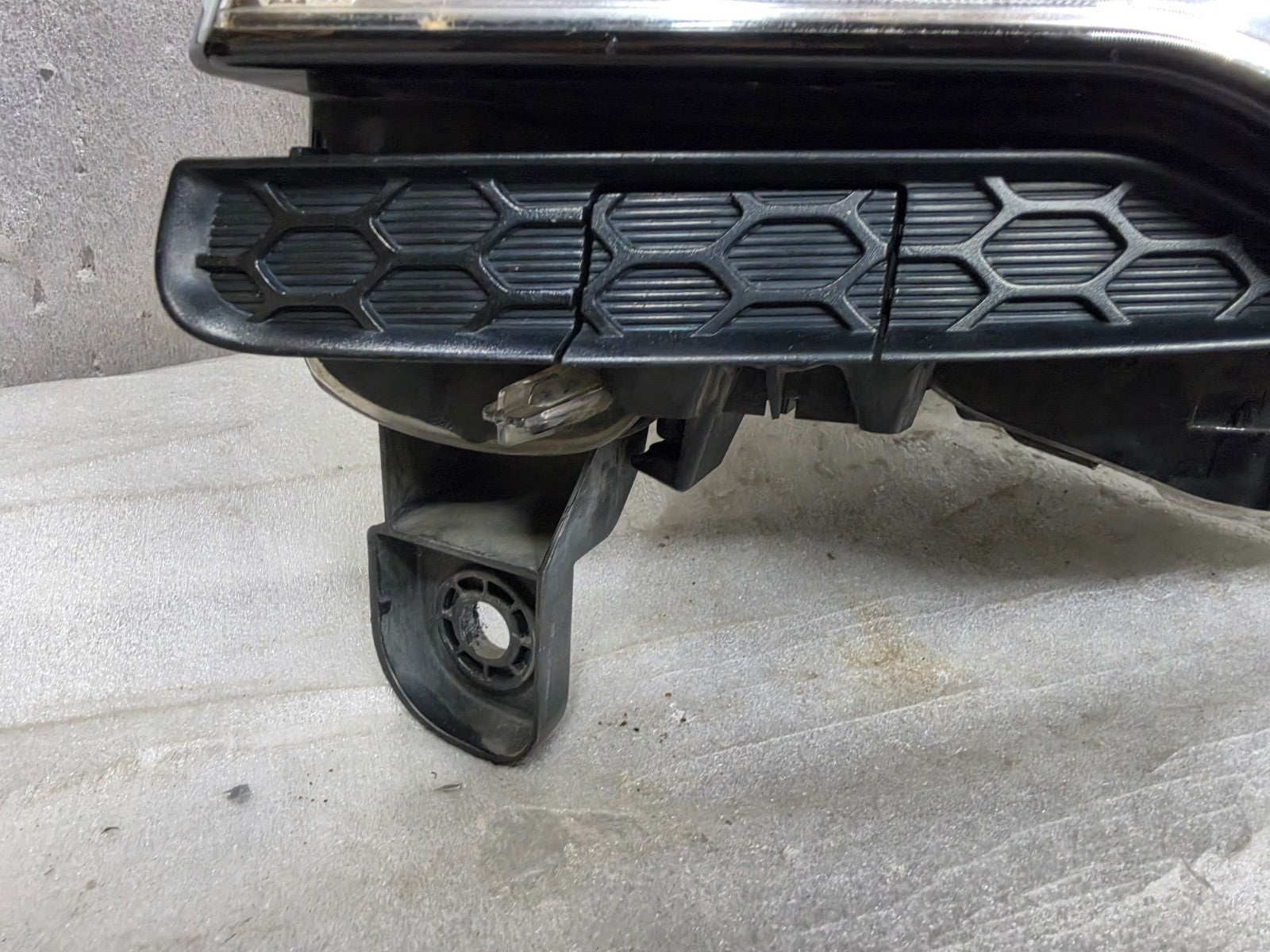 2014-2016 Jeep Grand Cherokee Left LH Driver Headlight w/ Modules 68111001AG OEM