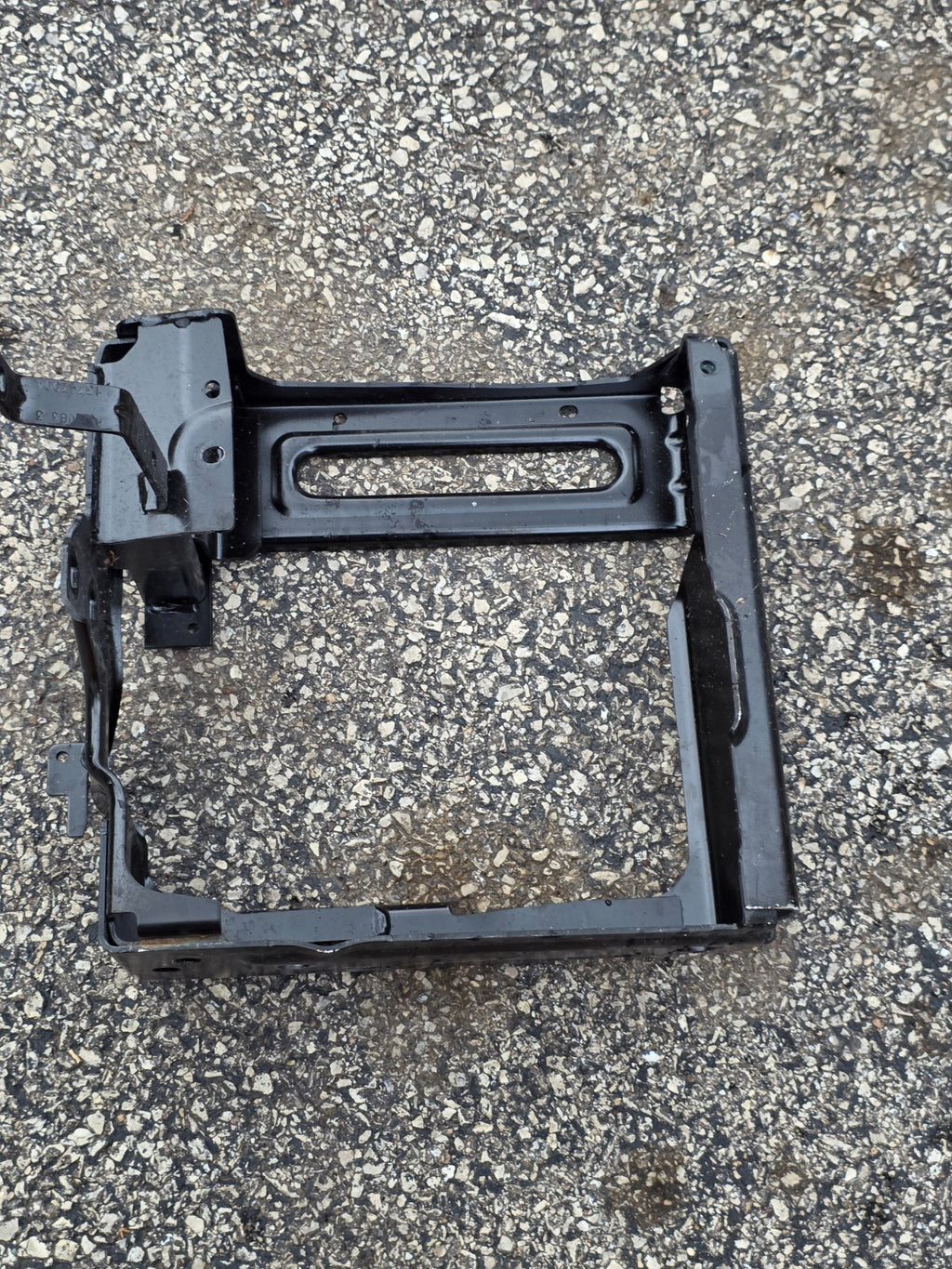 2019-2025 BMW X7 G07 FRONT BUMPER RIGHT REINFORCEMENT MOUNT BRACKET 13747801 OEM