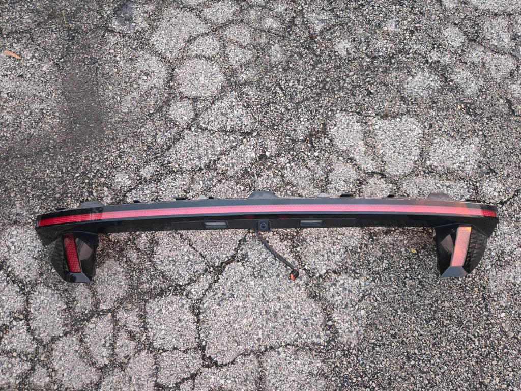 2022-2024 Hyundai Tucson Rear Tail Light Bar 92403-N9150 OEM w/ Camera