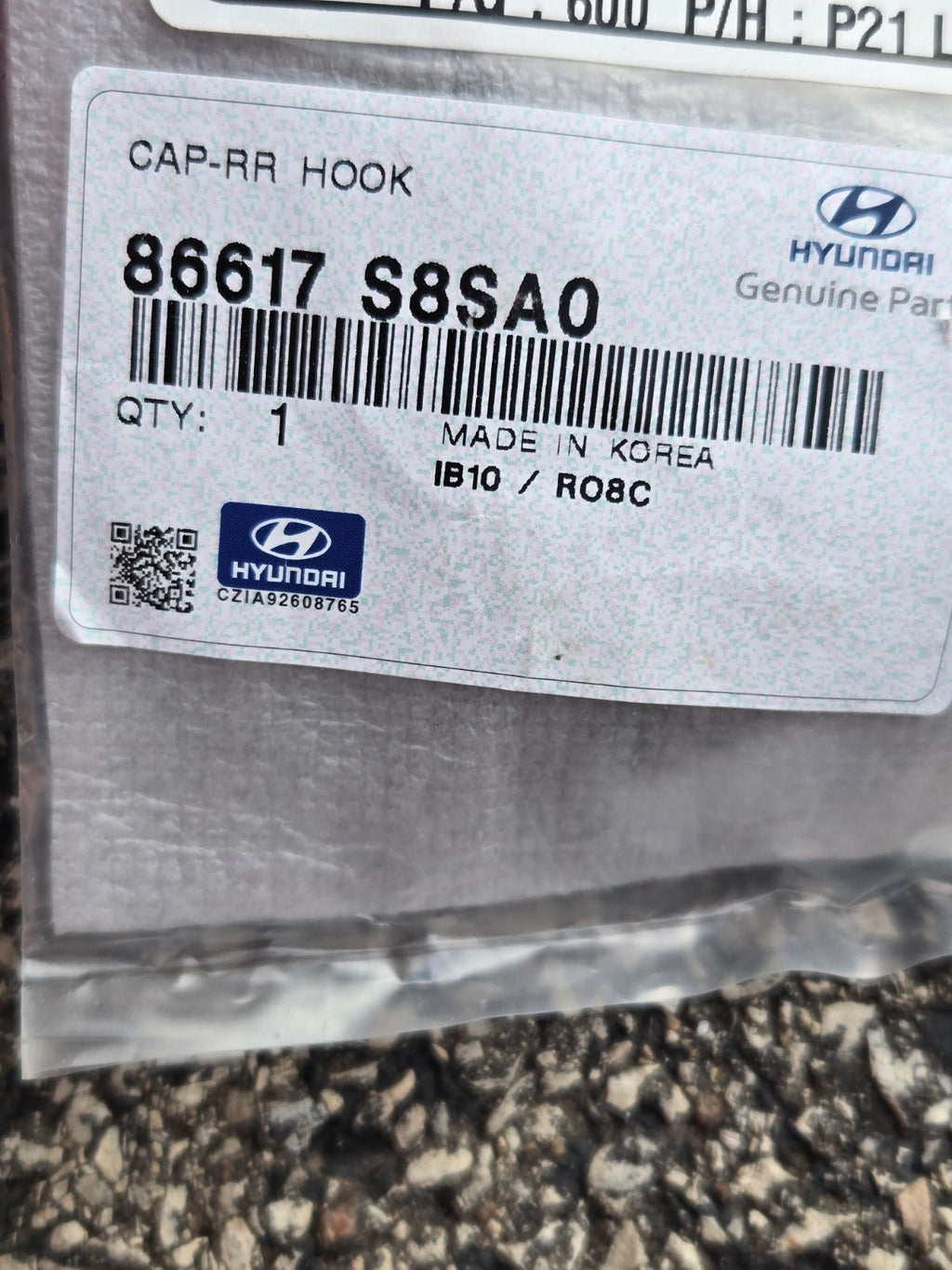 Genuine Hyundai Tow Eye Cap 86617-S8SA0 NEW OEM