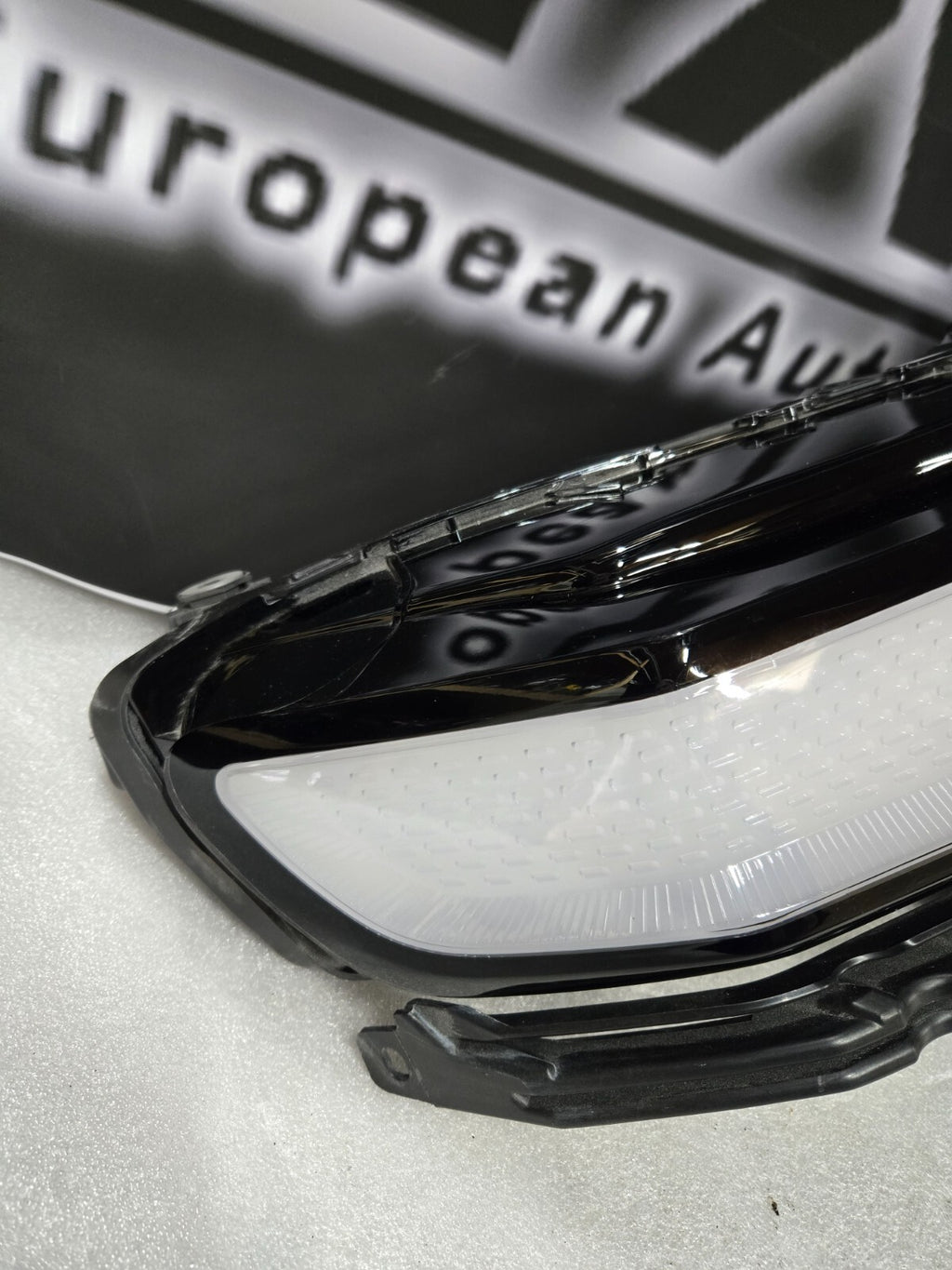 2022 - 2024 Rivian R1S R1T Right Passenger LED Headlight COMPLETE PT00000464 OEM