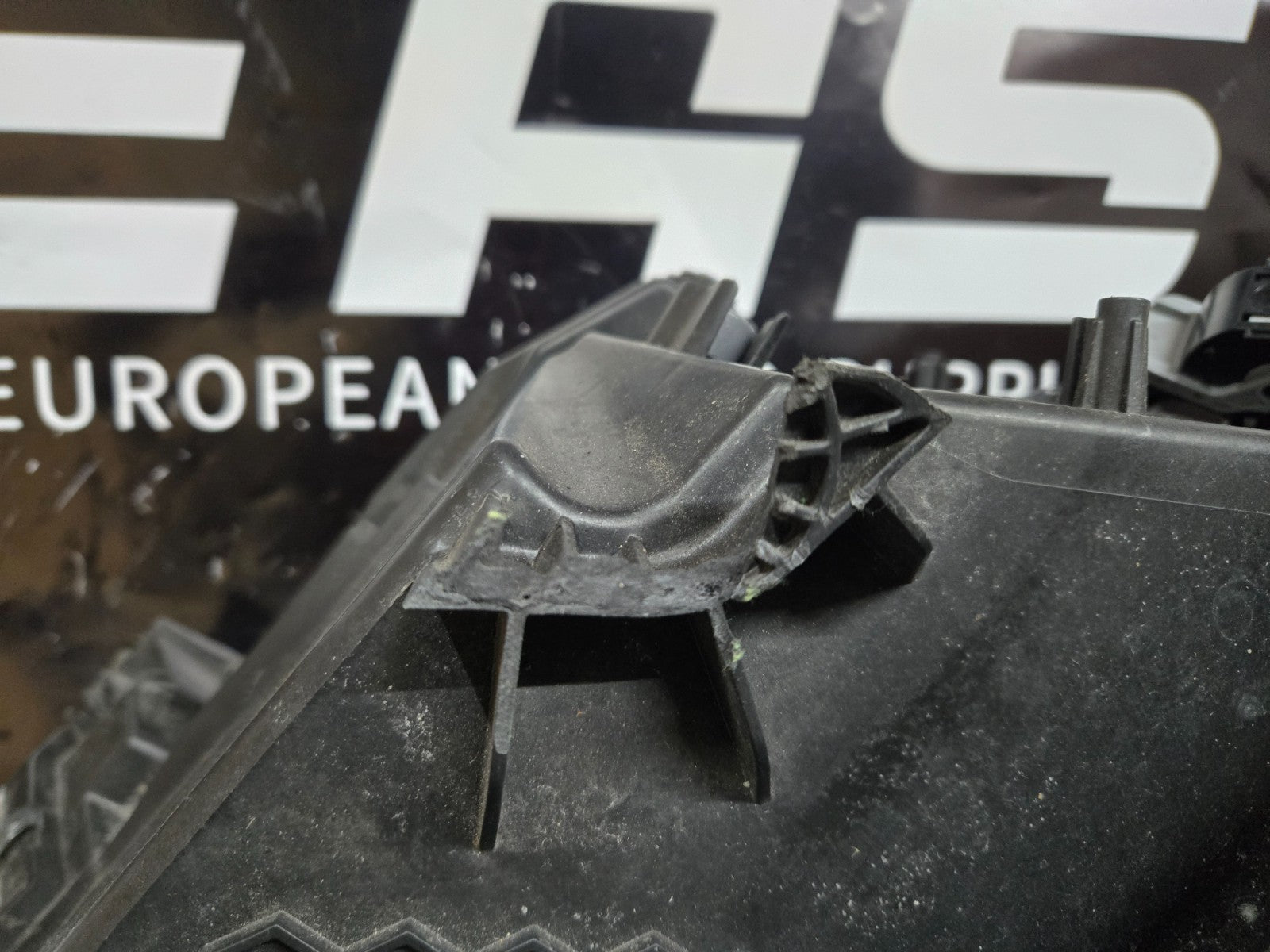 2021 2022 JEEP GRAND CHEROKEE FRONT RIGHT PASSENGER SIDE LED HEADLIGHT OEM
