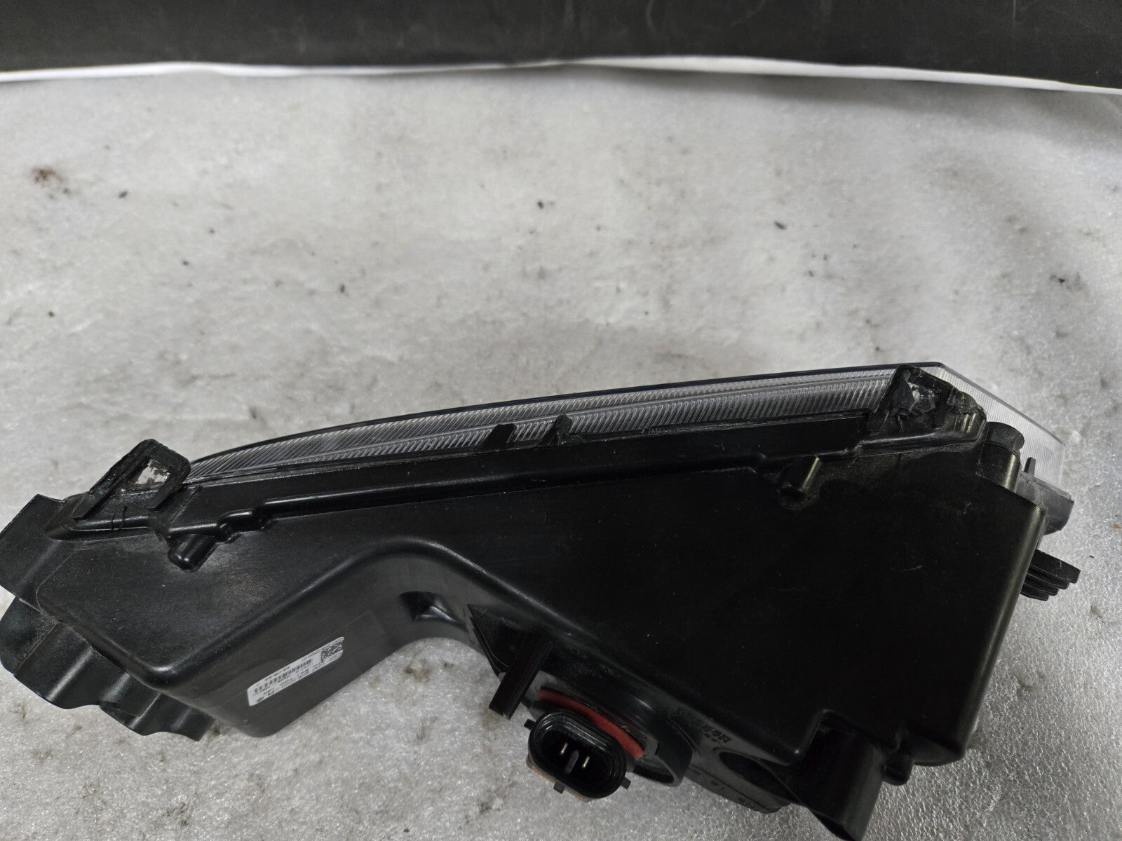 2018-2022 Volkswagen Tiguan Right Passenger Side Halogen Fog Light 5NL941700 OEM