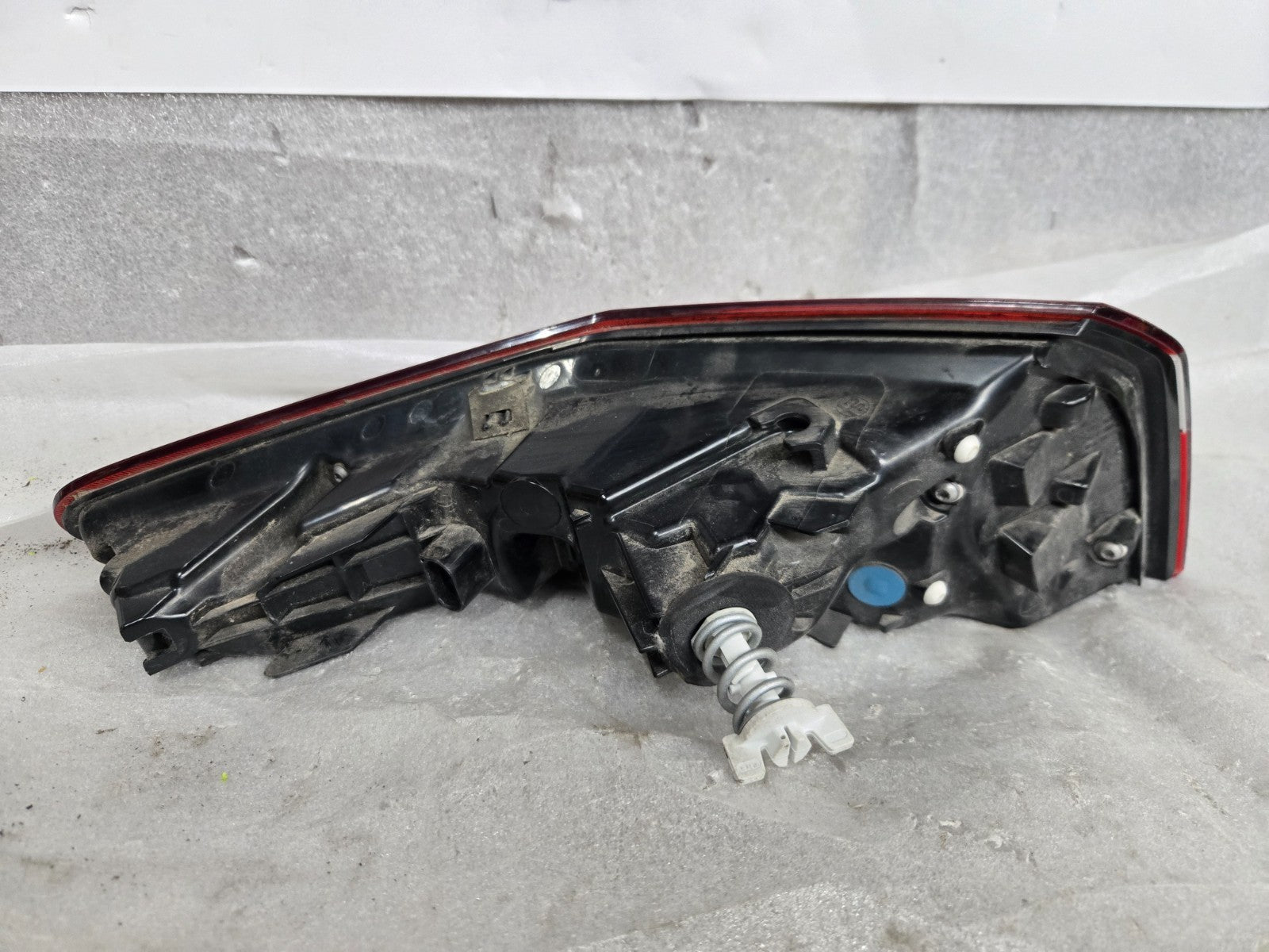 2017-2023 Alfa Romeo Stelvio Rear Right Outer LED Tail Light Lamp OEM 20791999