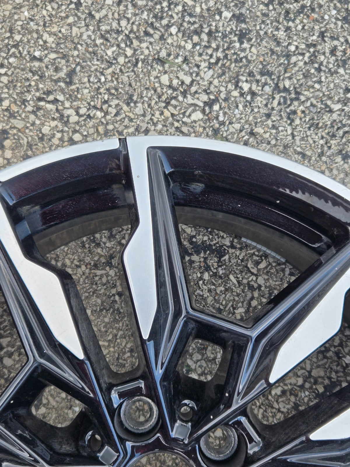2024 BMW i5 G26 M440i Front Rim Wheel 19x8.5" ET35 Style 861M Black / Silver OEM