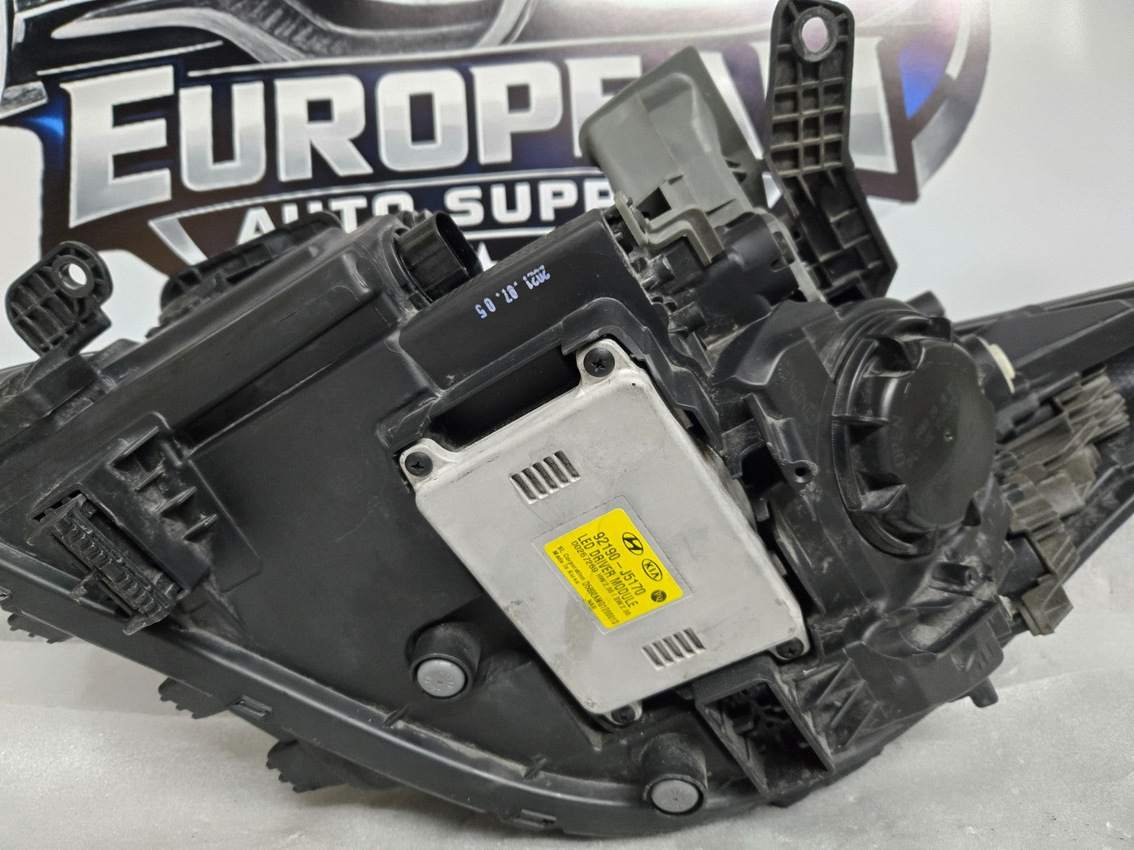 2018-2021 Kia Stinger Non-Adaptive LED Headlight RH Right Passenger OEM
