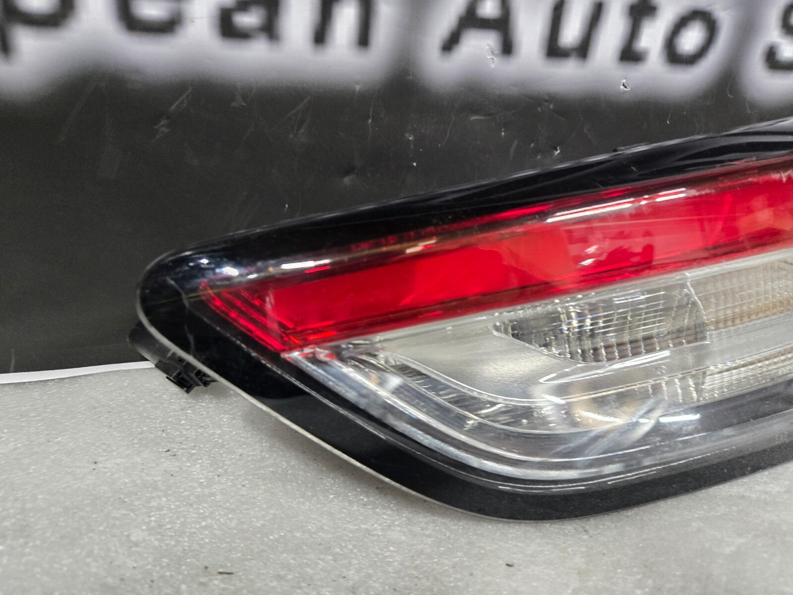 2020-2022 Ford Escape Right RH Passenger Side Taillight LJ6B-13A602-AH OEM
