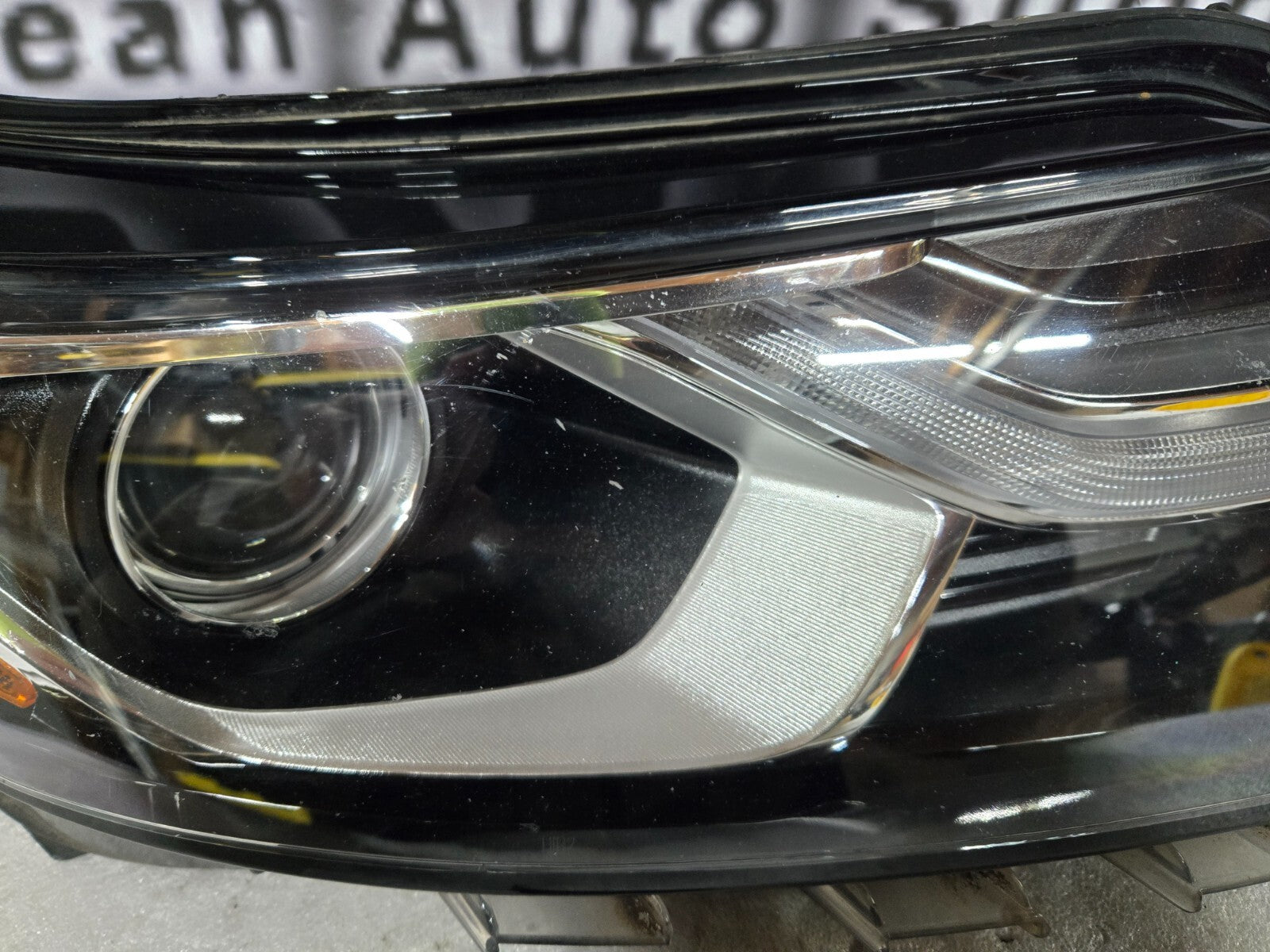 2018 2019 2020 Chevrolet Equinox Headlight Halogen Right RH GM OEM 84428284