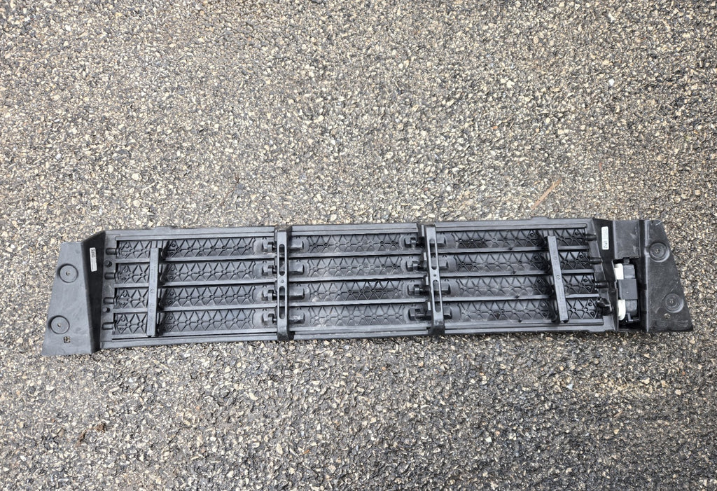 2022 2023 2024 LAND ROVER RANGE ROVER GRILLE GRILL OEM USED M8E2-8475-A