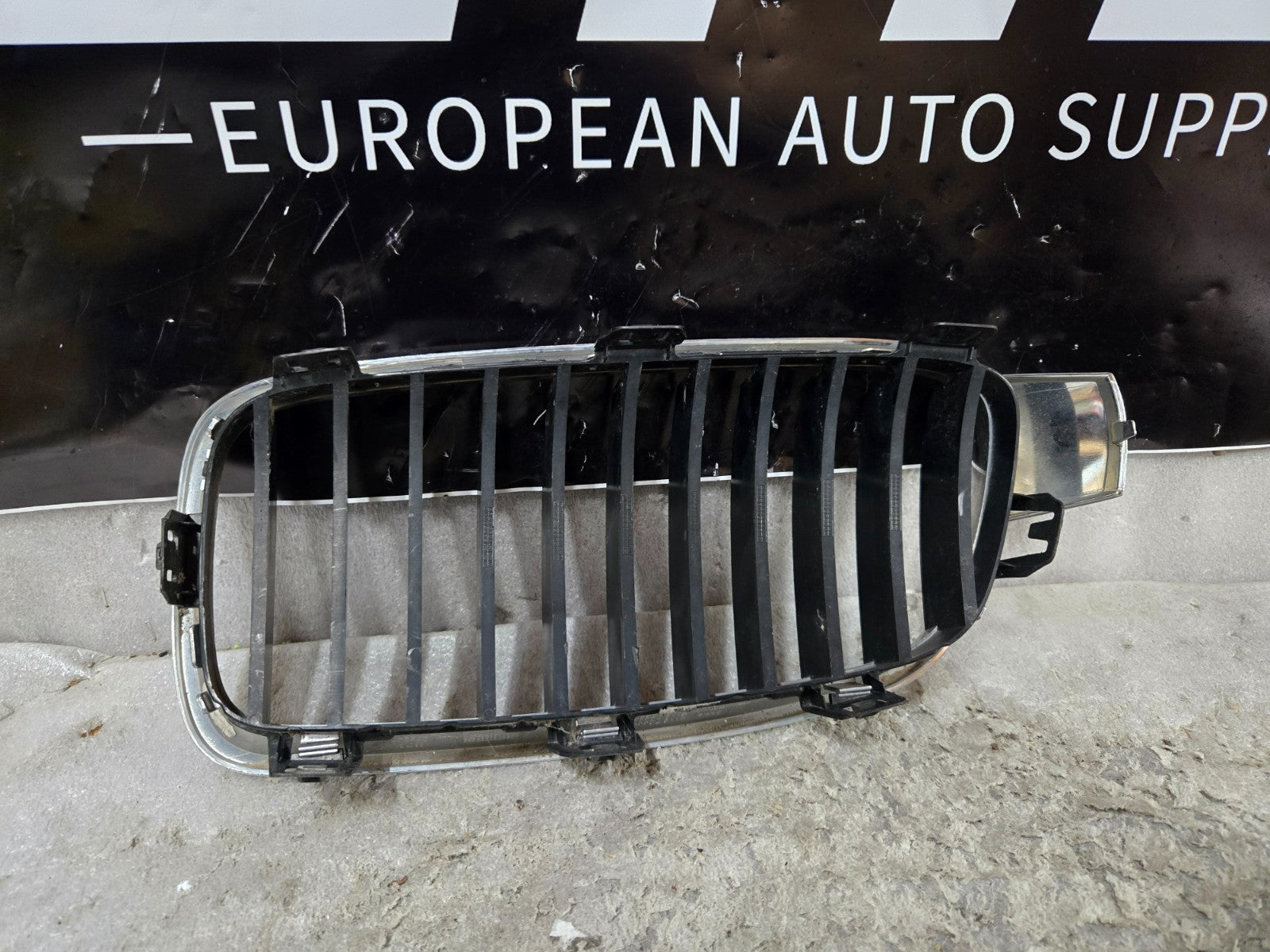 2012 - 2015 BMW 3 Series Front Kidney Grille Left + Right Side 5113-7255411 OEM