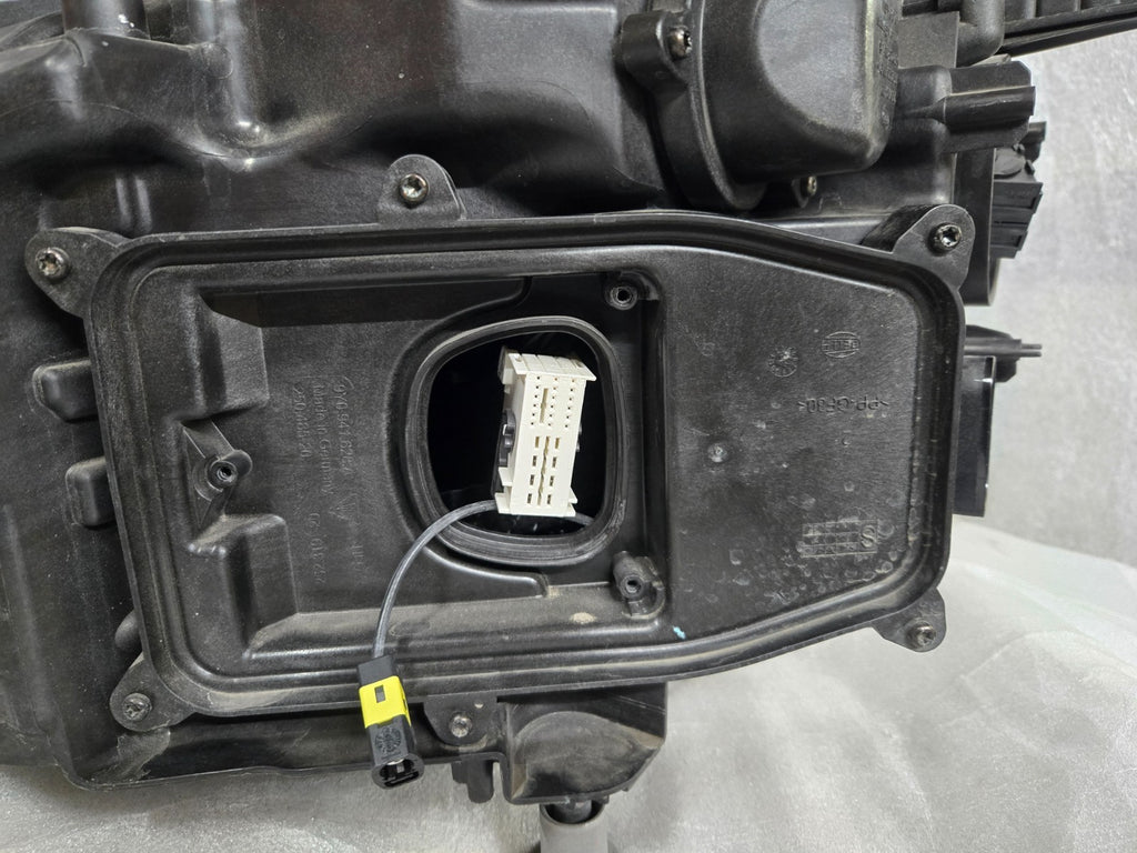 2024 2025 Porsche Cayenne Turbo Right RH Passenger Side Full LED Headlight OEM