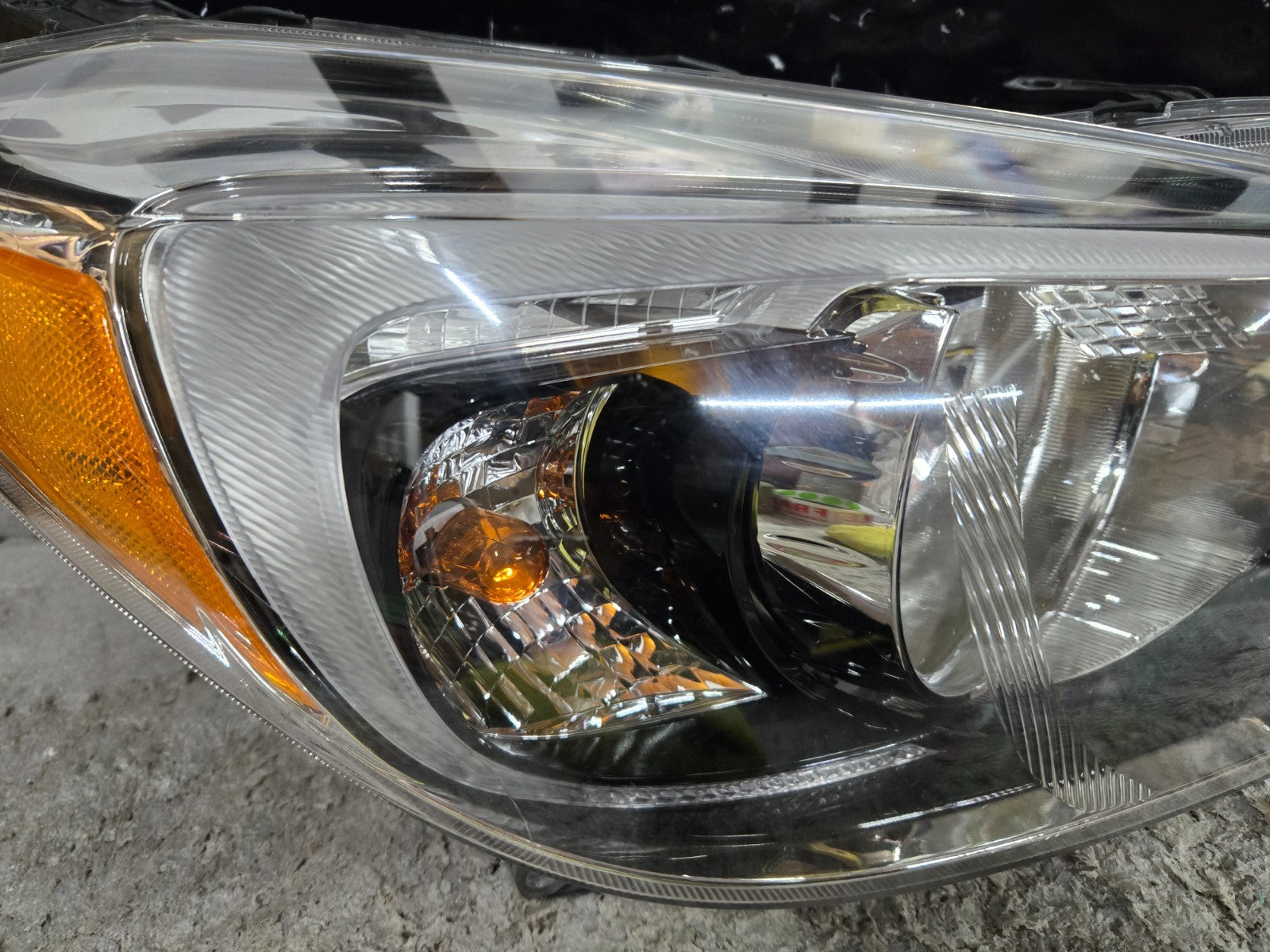 2012-2016 Subaru Crosstrek Halogen Right RH Headlight Assembly OEM 84001FJ320