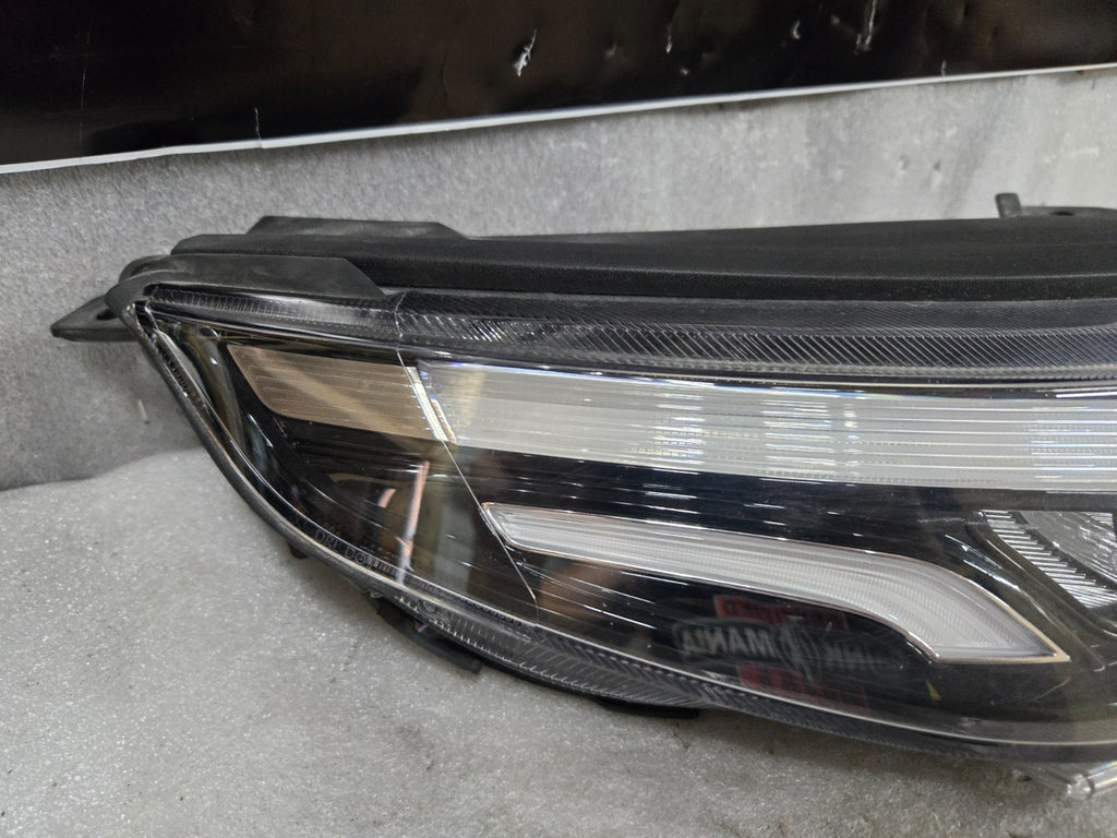 2020-2021-2022 Hyundai Palisade Running RH Light Passenger Side OEM 92208S8010