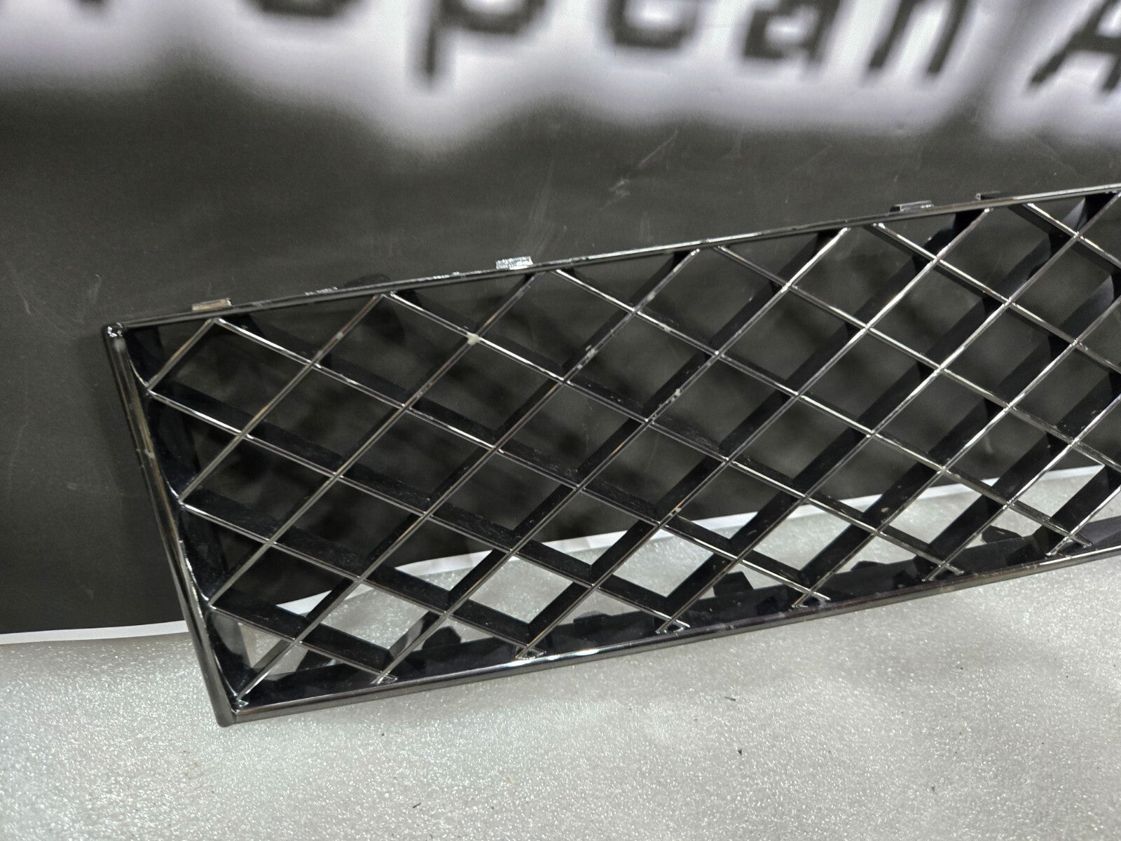 2019 Bentley Continental GTC Right Passenger Bumper Lower Grille 3W3807682 OEM
