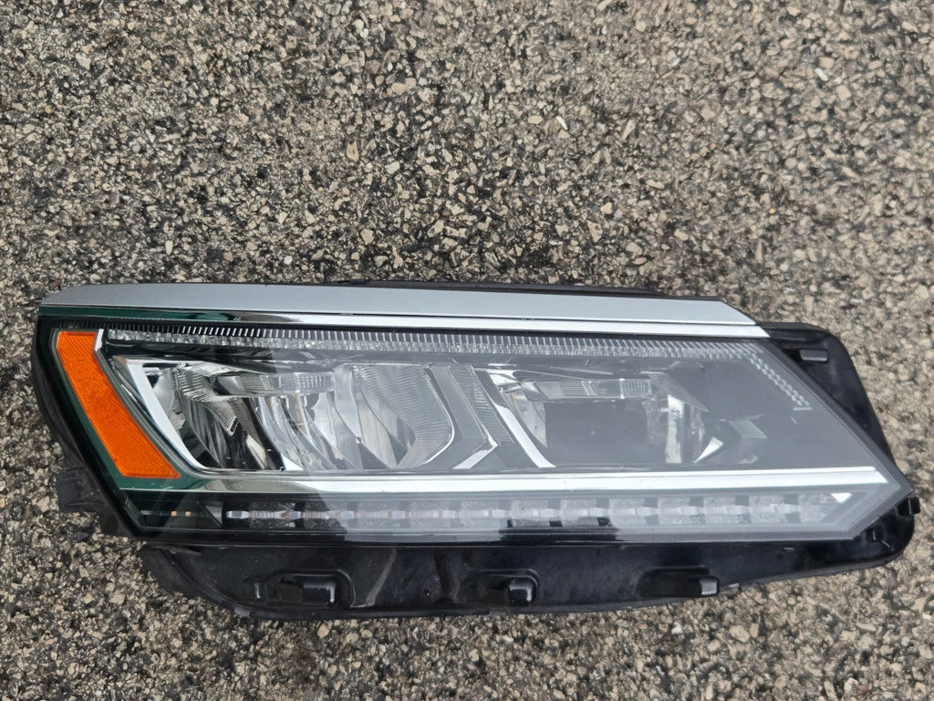 2016-2019 Volkswagen Passat Right Passenger Side LED Headlight 561.941.036A OEM