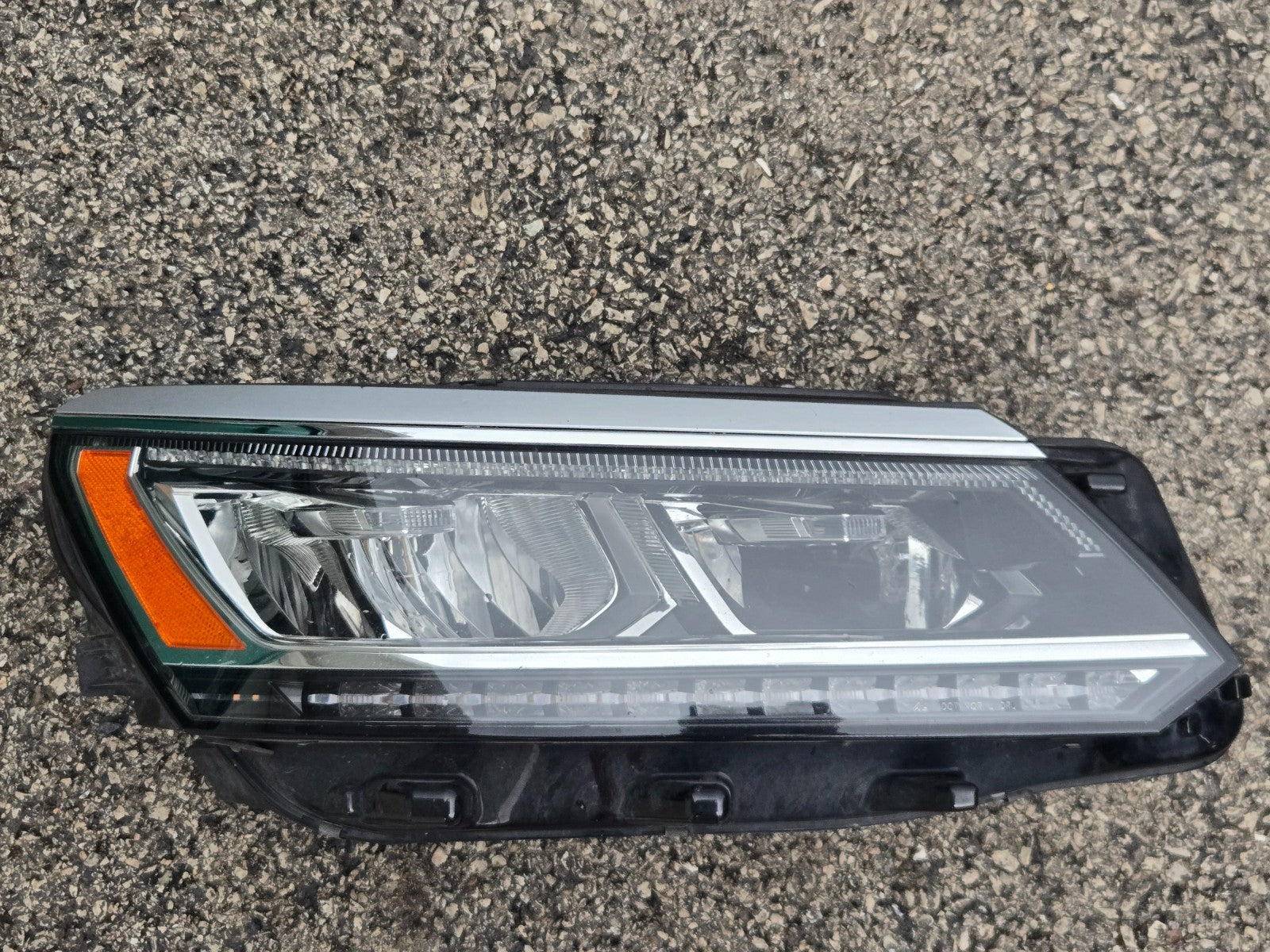 2016-2019 Volkswagen Passat Right Passenger Side LED Headlight 561.941.036A OEM