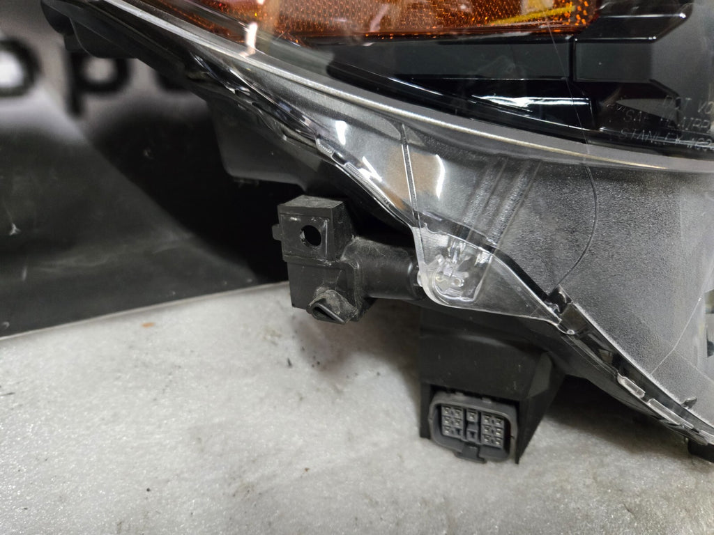2022-2024 MAZDA CX-5 HEADLIGHT RIGHT PASSENGER SIDE LED NON AFS OEM KSD6-51030