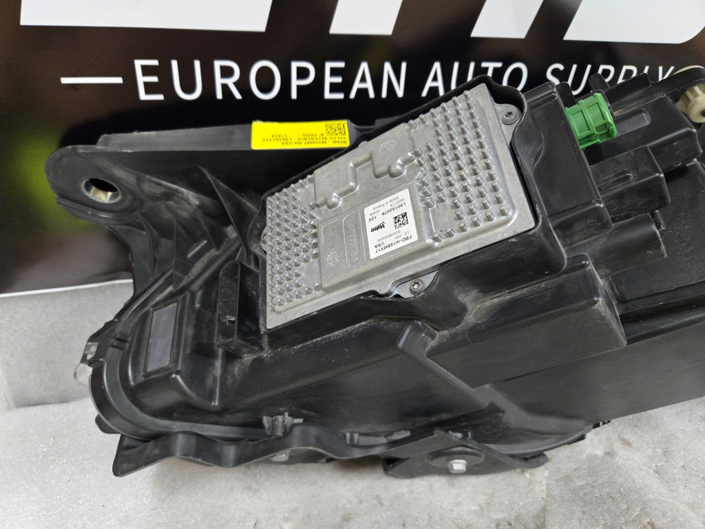 2018-2021 MASERATI QUATTROPORTE M156 RIGHT HEADLIGHT LED OEM 670100620 COMPLETE