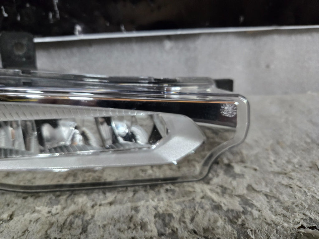 2018 - 2019 BMW X3 G01 FRONT RIGHT RH PASSENGER LED FOG LIGHT LAMP OEM 7412528