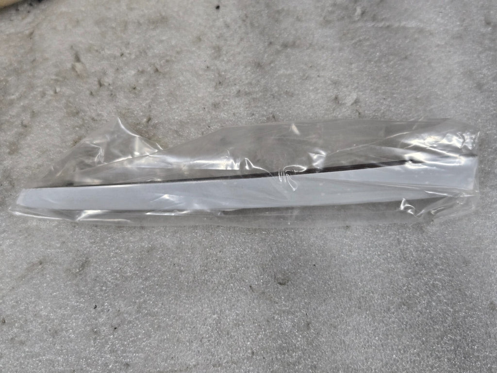 2006-2010 BENTLEY GT FRONT BUMPER CHROME TRIM LEFT DRIVER 3W0807811 OEM NEW