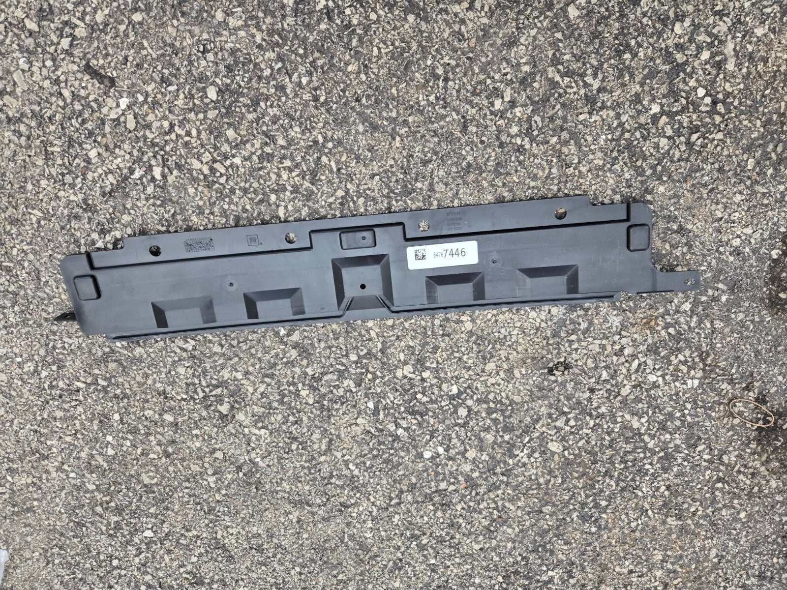 GM Genuine Parts 84767446 Radiator Support Baffle OEM