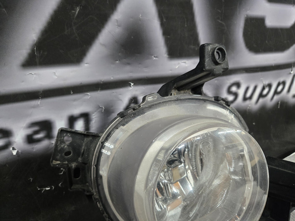 2017 2018 2019 Kia Soul Fog Light Lamp Right Passenger Side 92202-B2500 OEM