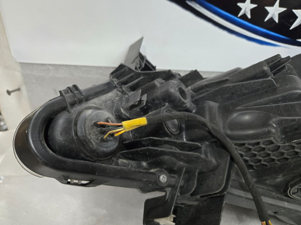 2021-2024 Nissan Kicks Right Passenger's Side Full LED Headlight 26010-5R05A OEM
