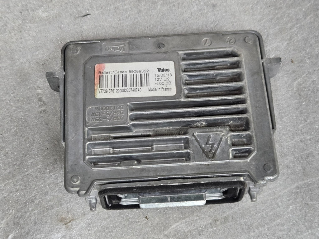 2014 - 2016 Jeep Grand Cherokee 7Green Headlight Ballast Module 89089352 OEM