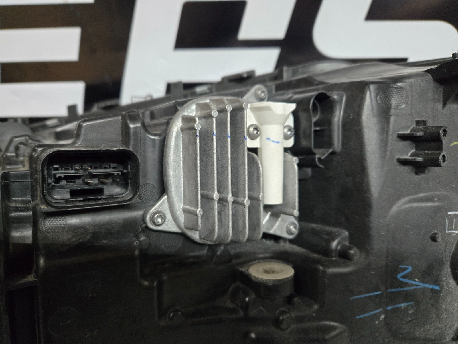 2018-2021 BMW X3 X4 G01 G02 Adaptive LED Headlight RH Right OEM 8739658 COMPLETE