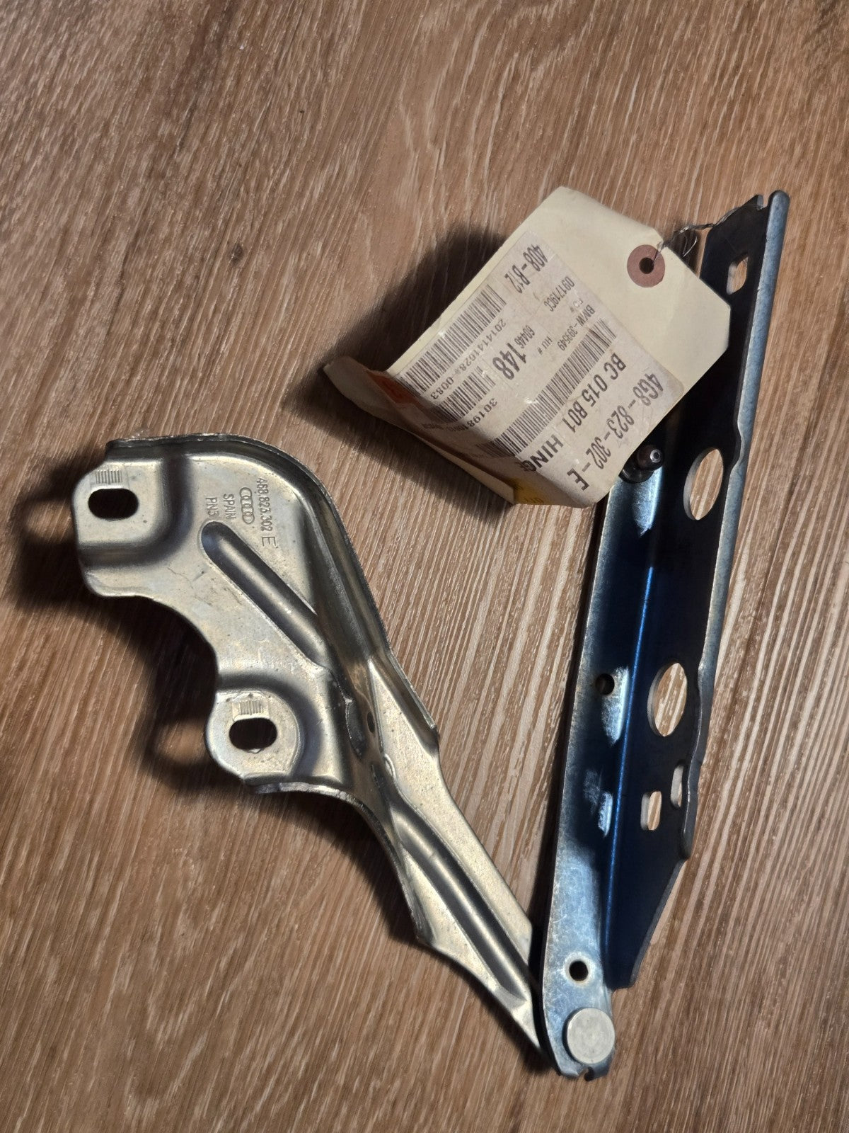 Audi A4 A6 B9 Rear Right RH Passenger Side Tailgate Hinge OEM 468823302E NEW