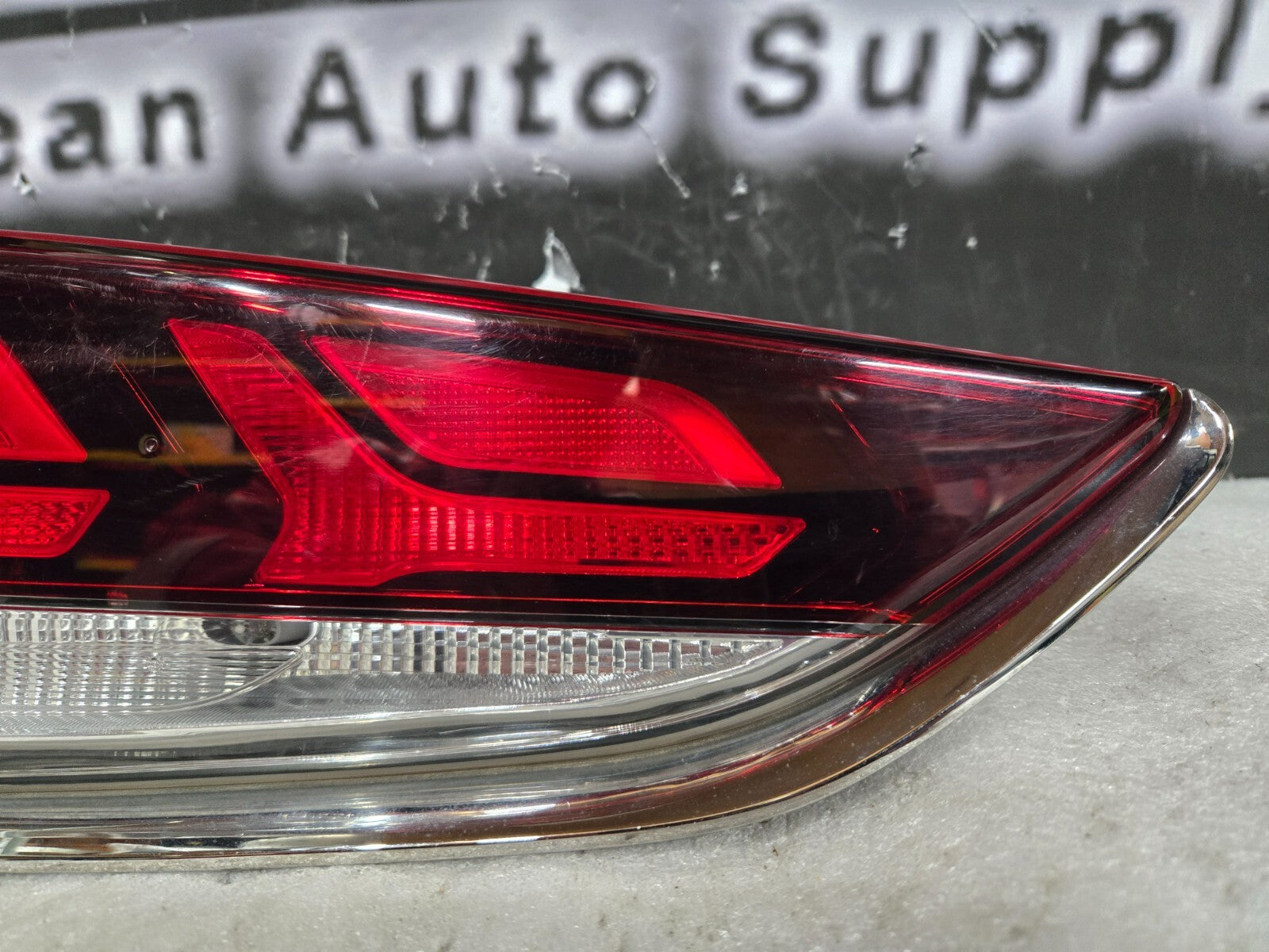 2018 - 2019 Hyundai Sonata Halogen Inner Tail Light Left Driver 92403-C2 OEM
