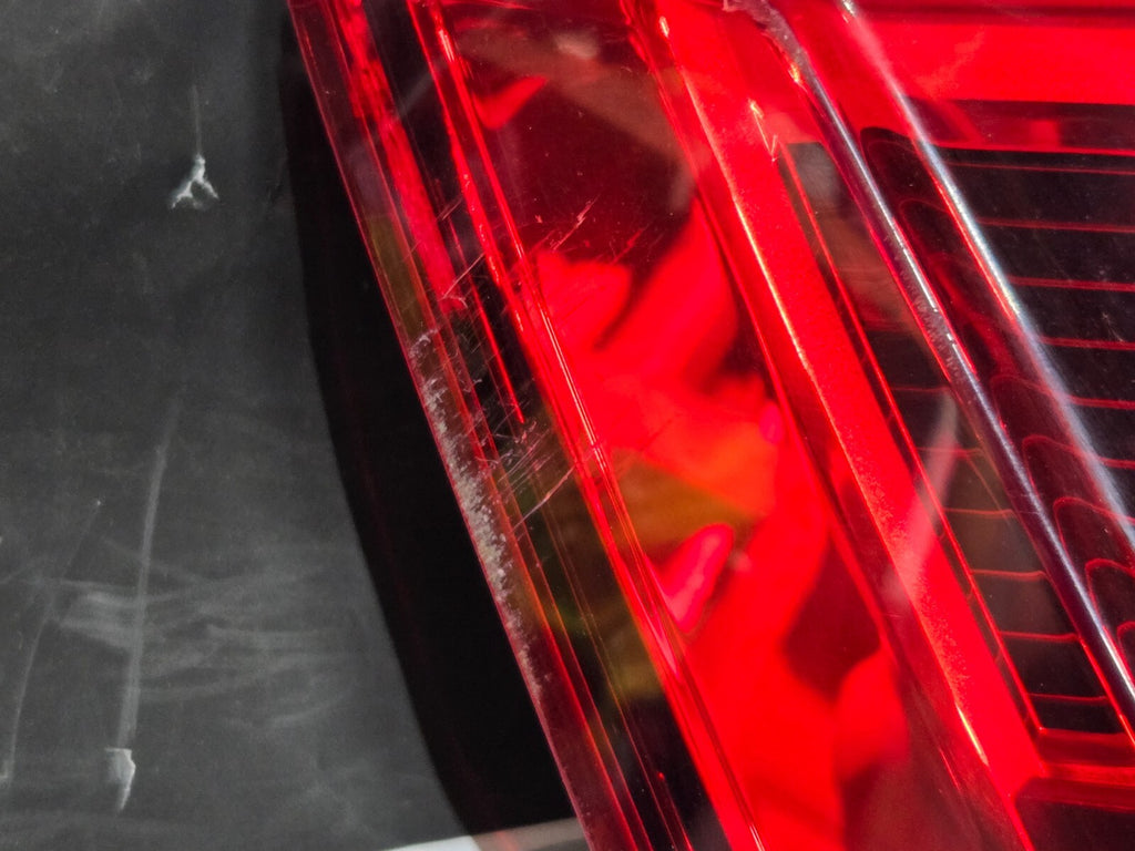 2016-2018 AUDI Q7 Left LH Drivers Side LED Tail Light Lamp Upper 4M0945093D OEM