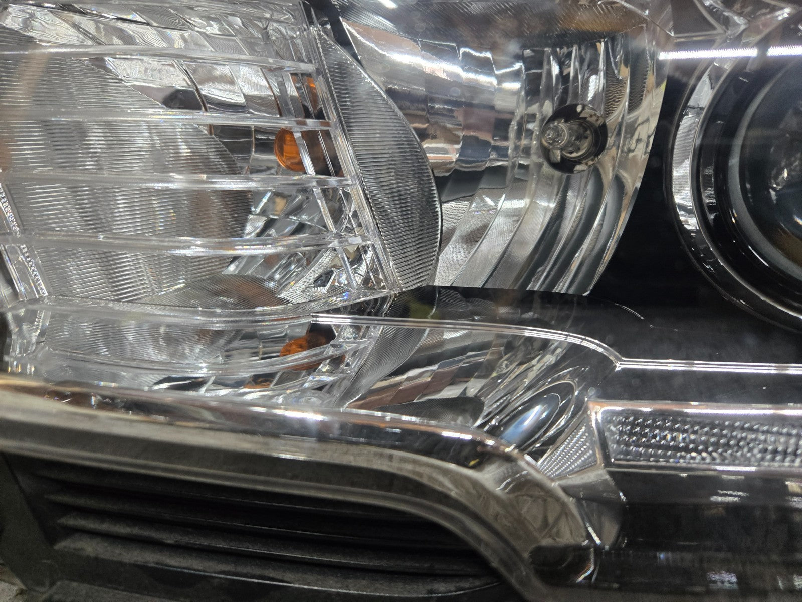 2016-2023 Toyota Tacoma Headlight Halogen LEFT LH Driver Side Genuine OEM