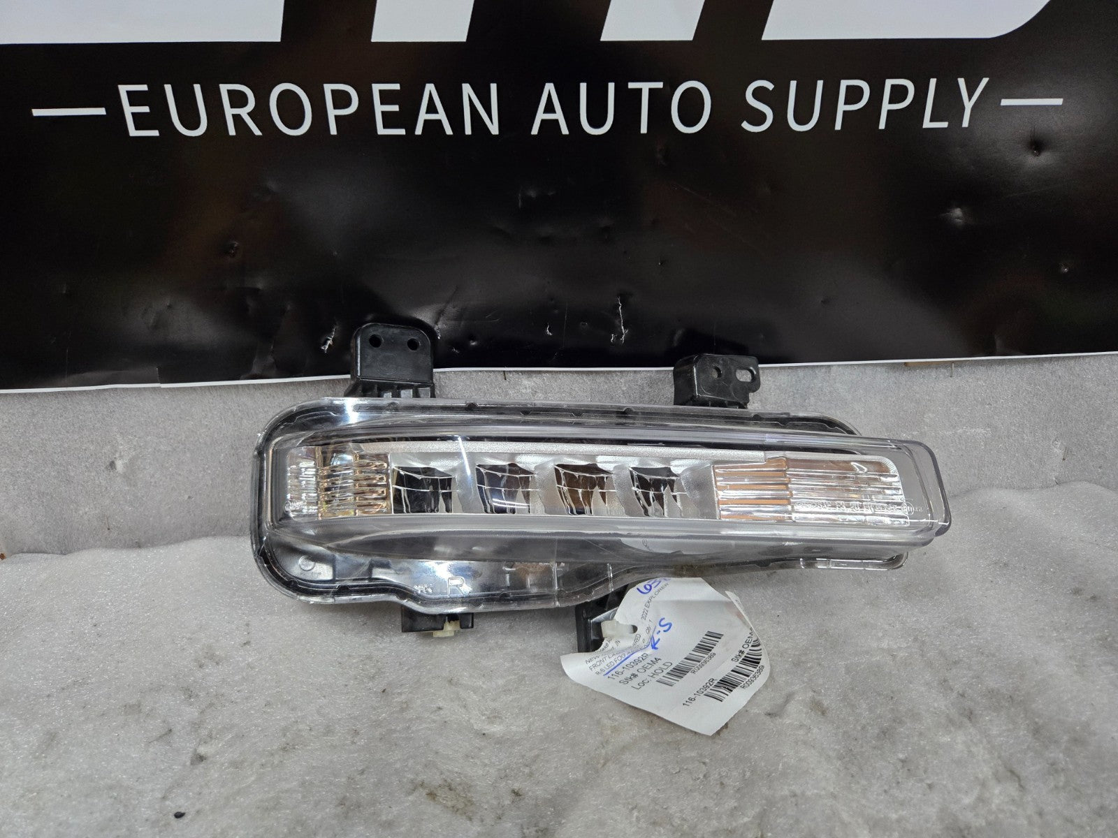 2020-2022 FORD EXPLORER RIGHT RH FOG LIGHT PASSENGER SIDE LB5B-15A254-AC OEM