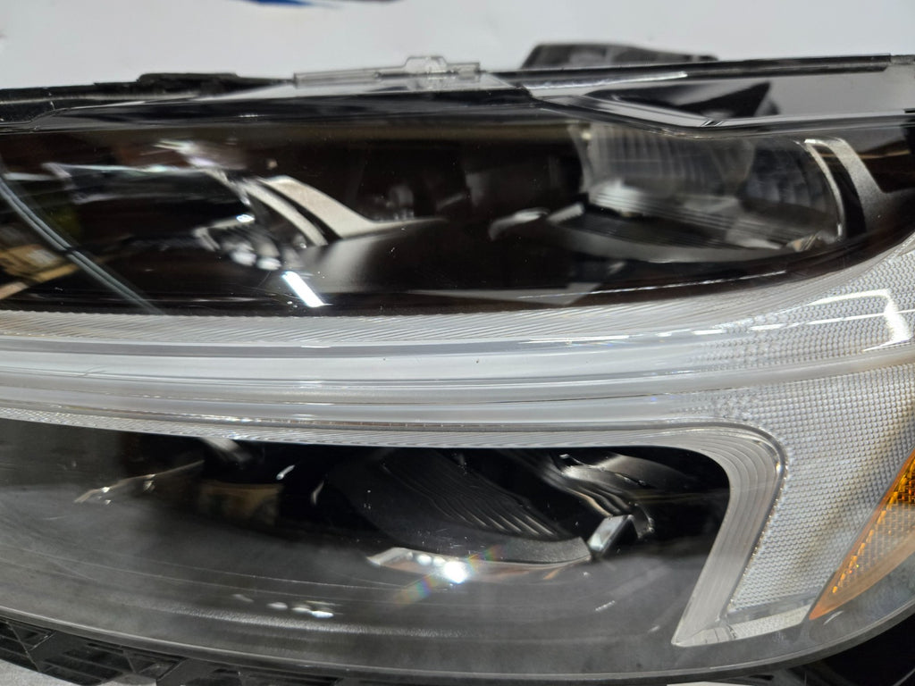 2021-2024 VOLVO XC60 LEFT LH DRIVER HEADLIGHT ADAPTIVE FULL LED OEM 32420428