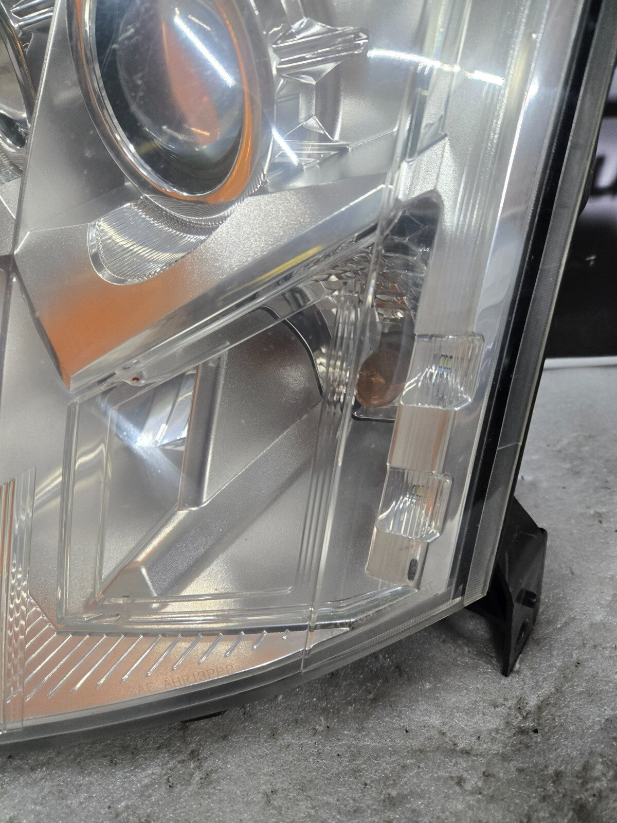 2010-2013 Cadillac SRX Left Driver Side Headlight Halogen OEM 22853872