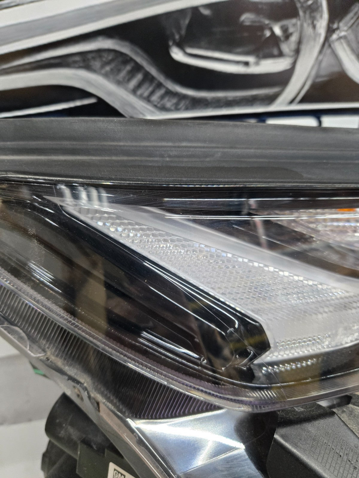 2021-2023 Chevrolet Trailblazer Front Right RH Headlight Assembly OEM 42778368