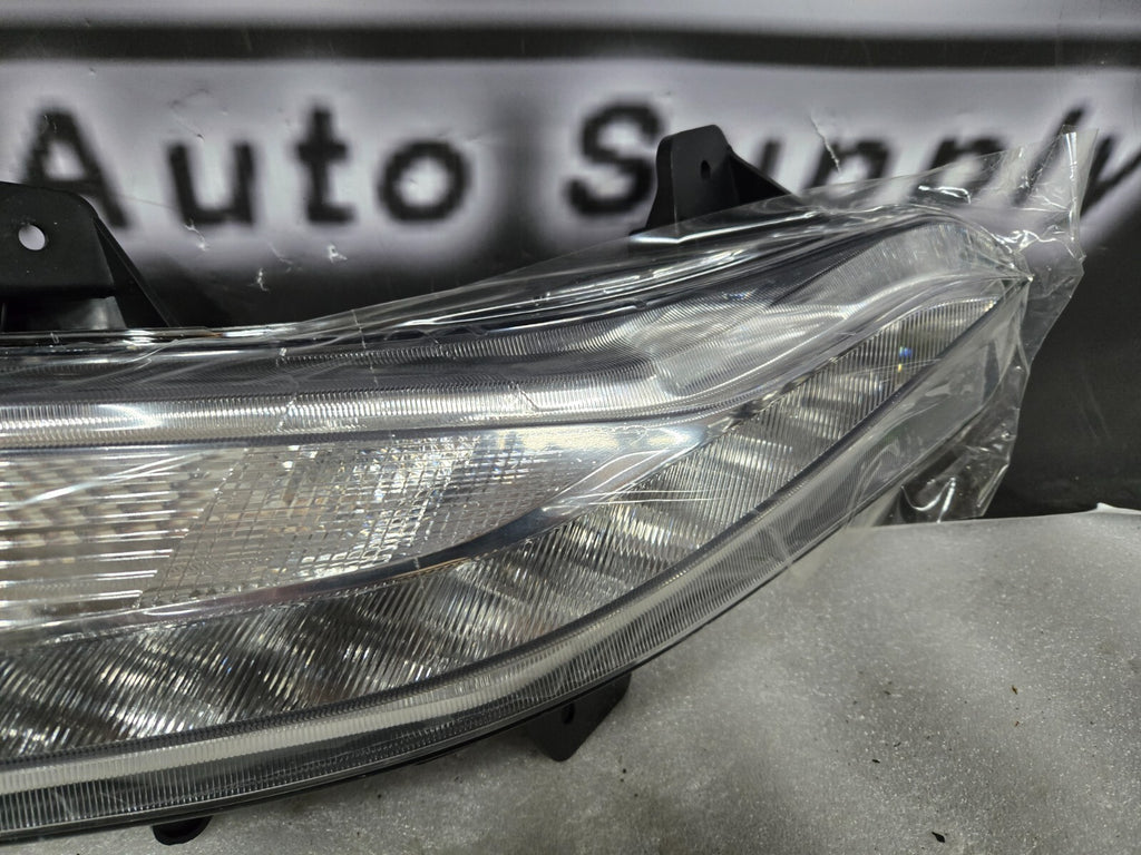 2019-2023 Chevrolet Malibu OEM GM Front LH Driver Side LED Signal Lamp 84843549