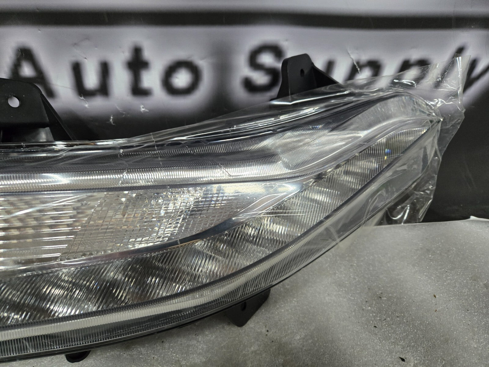 2019-2023 Chevrolet Malibu OEM GM Front LH Driver Side LED Signal Lamp 84843549