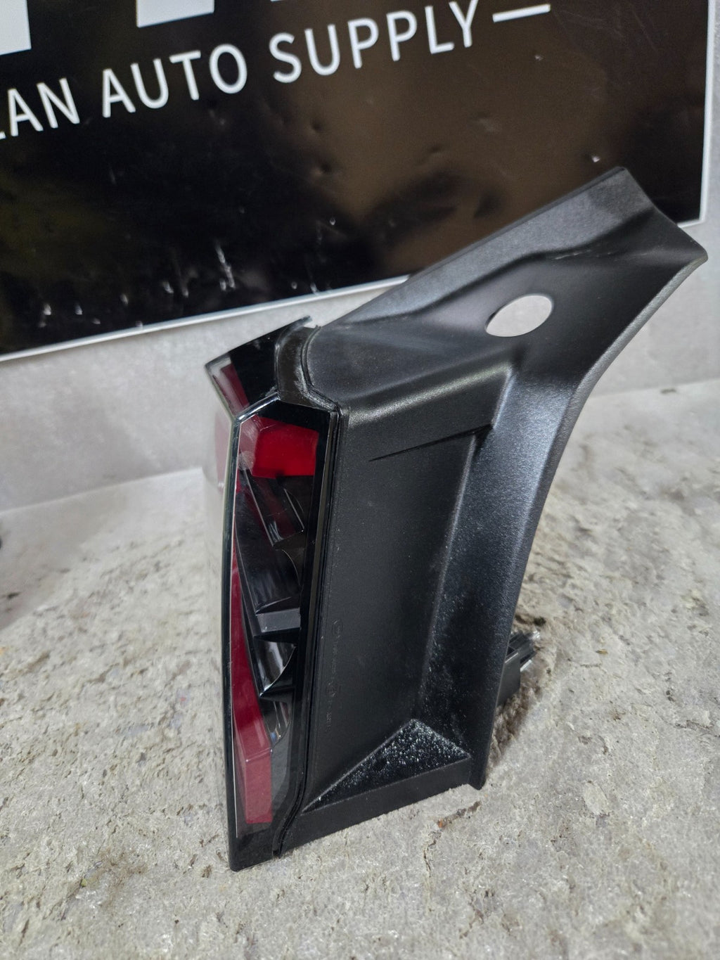2019-2023 TESLA MODEL 3 Y LEFT DRIVER SIDE OUTER TAIL LIGHT 1502086-00-D OEM