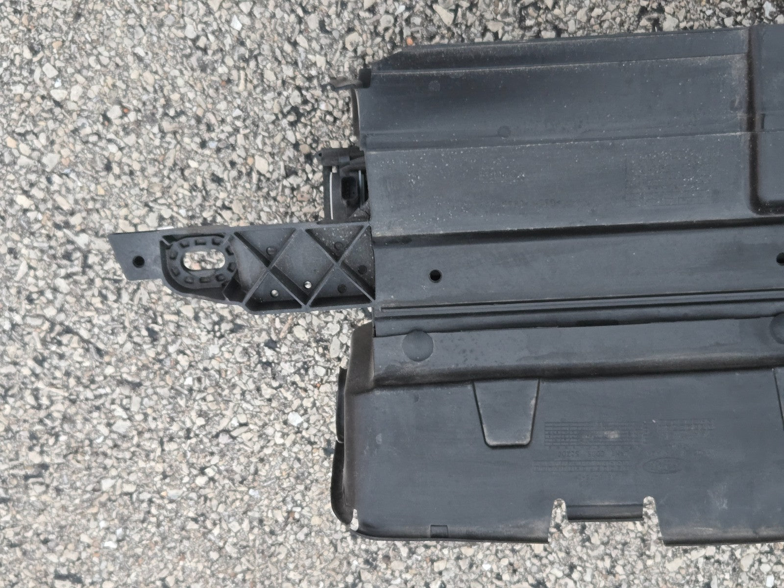 2022-24 FORD EXPEDITION Lower Radiator Support Air Vent Shutter Unit Factory OEM
