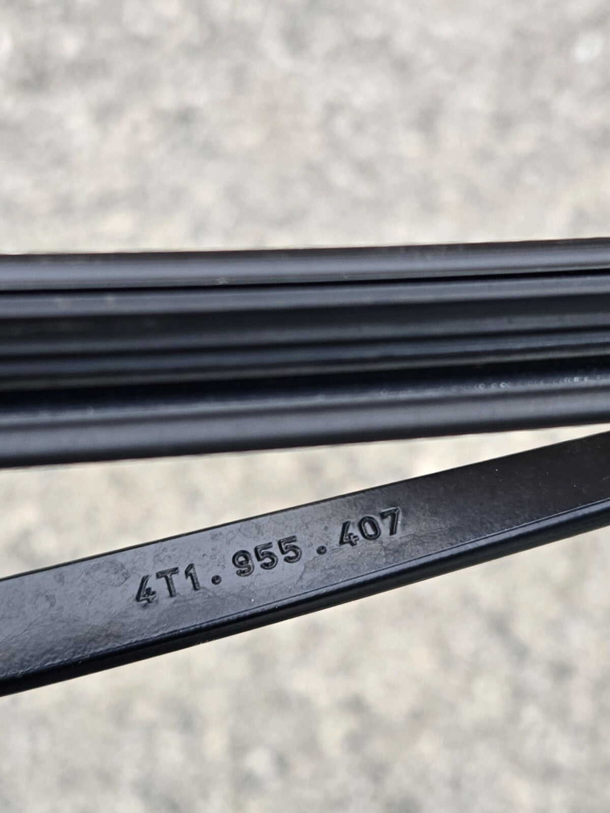 2014-2019 Lamborghini Huracan LP 580-2 Windshield Wiper Arm LH 4T1955407 OEM