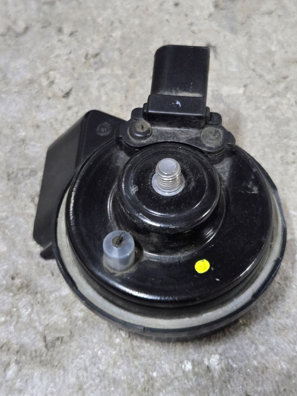 2007-2015 AUDI Q7 - HORN - LOW TONE / Frequency 4L0951221A OEM