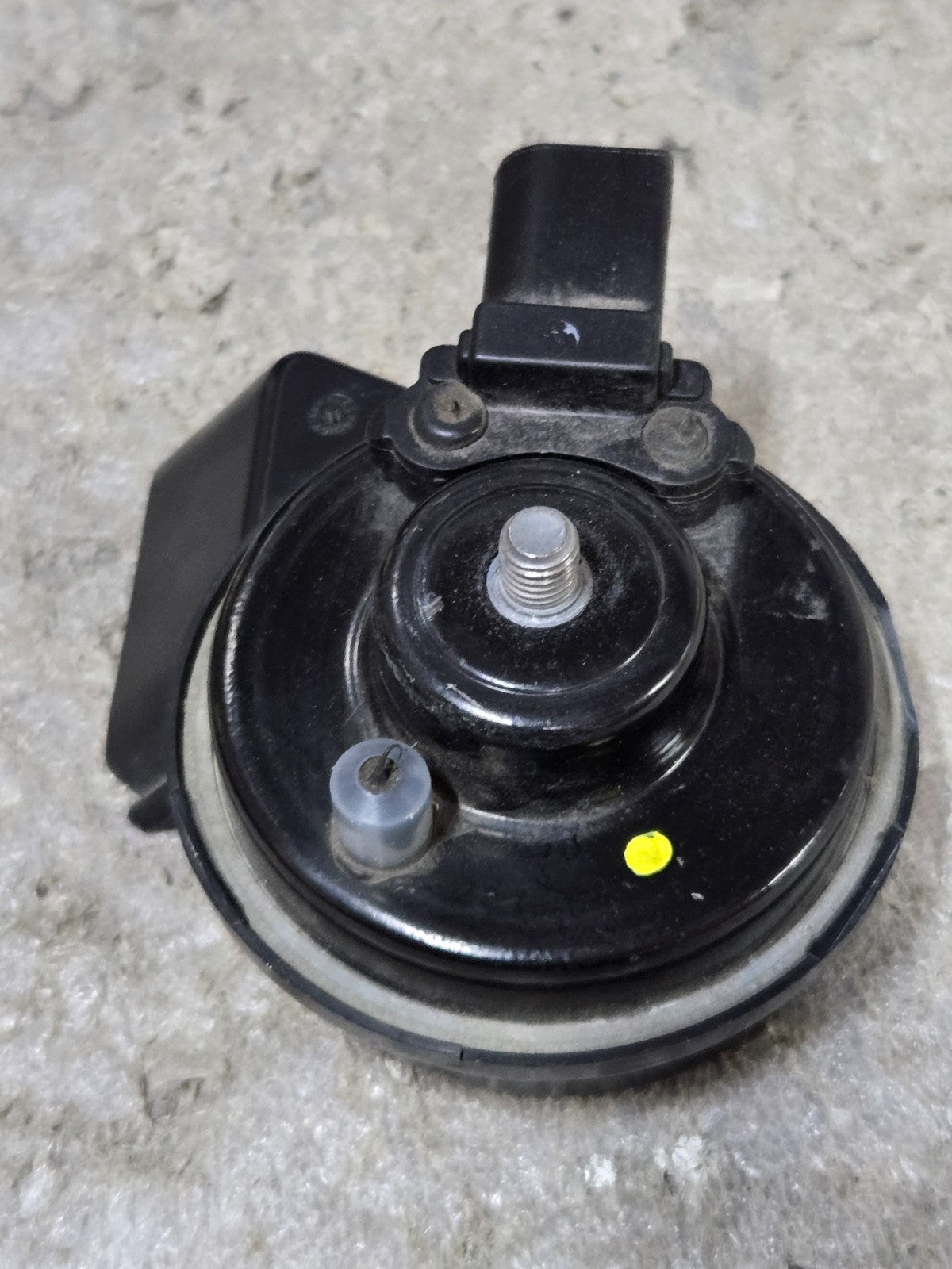 2007-2015 AUDI Q7 - HORN - LOW TONE / Frequency 4L0951221A OEM