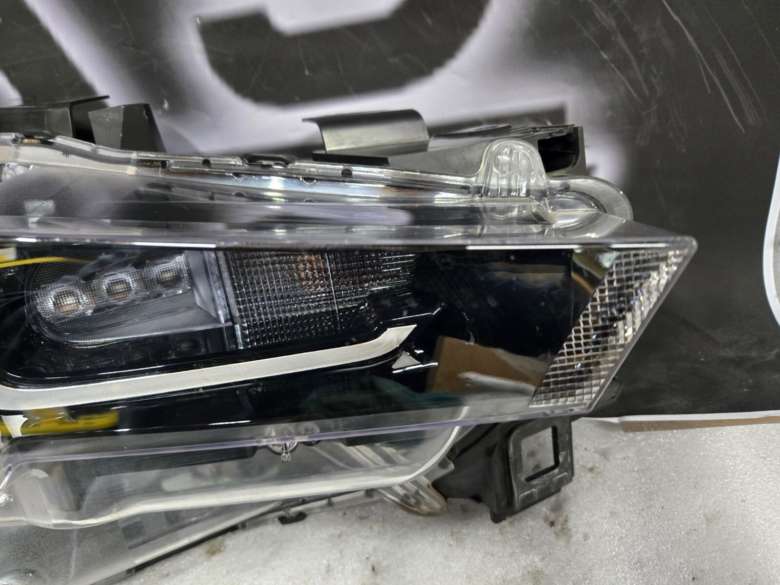 2022-2024 MAZDA CX-5 HEADLIGHT RIGHT PASSENGER SIDE LED NON AFS OEM KSD6-51030 
