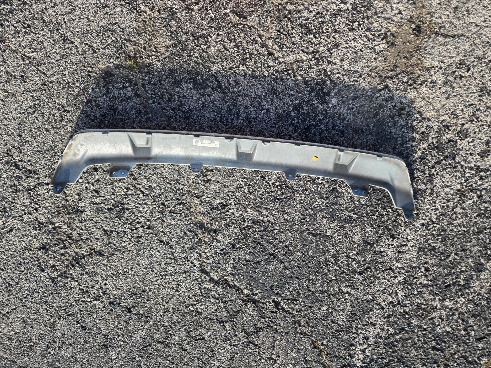 2019-2023 BMW X5 G05 M REAR BUMPER DIFFUSER LOWER VALANCE WHITE OEM 849222