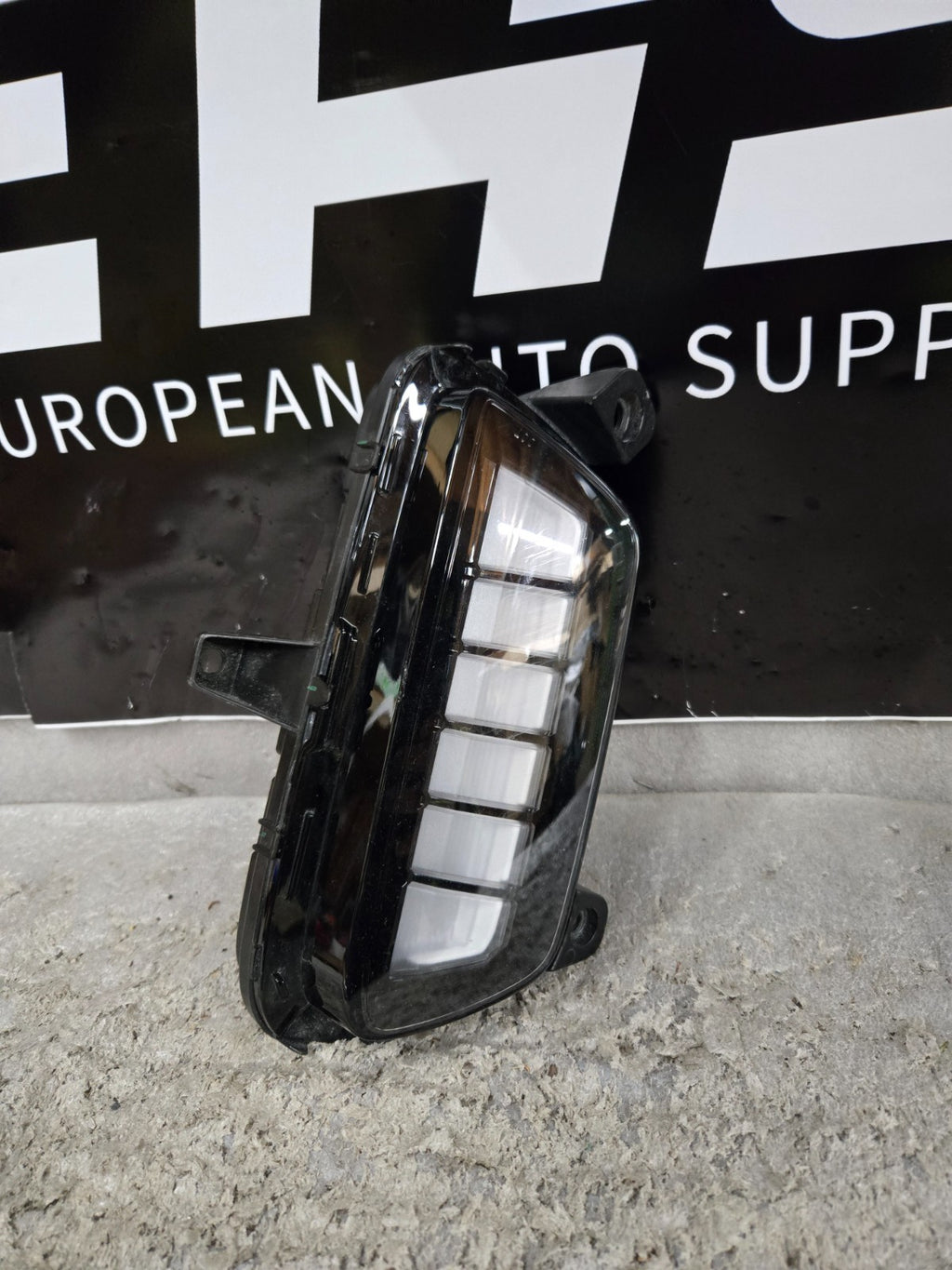 2025 2026 VOLVO EX90 Left Driver Side LED Foglight OEM 32420841