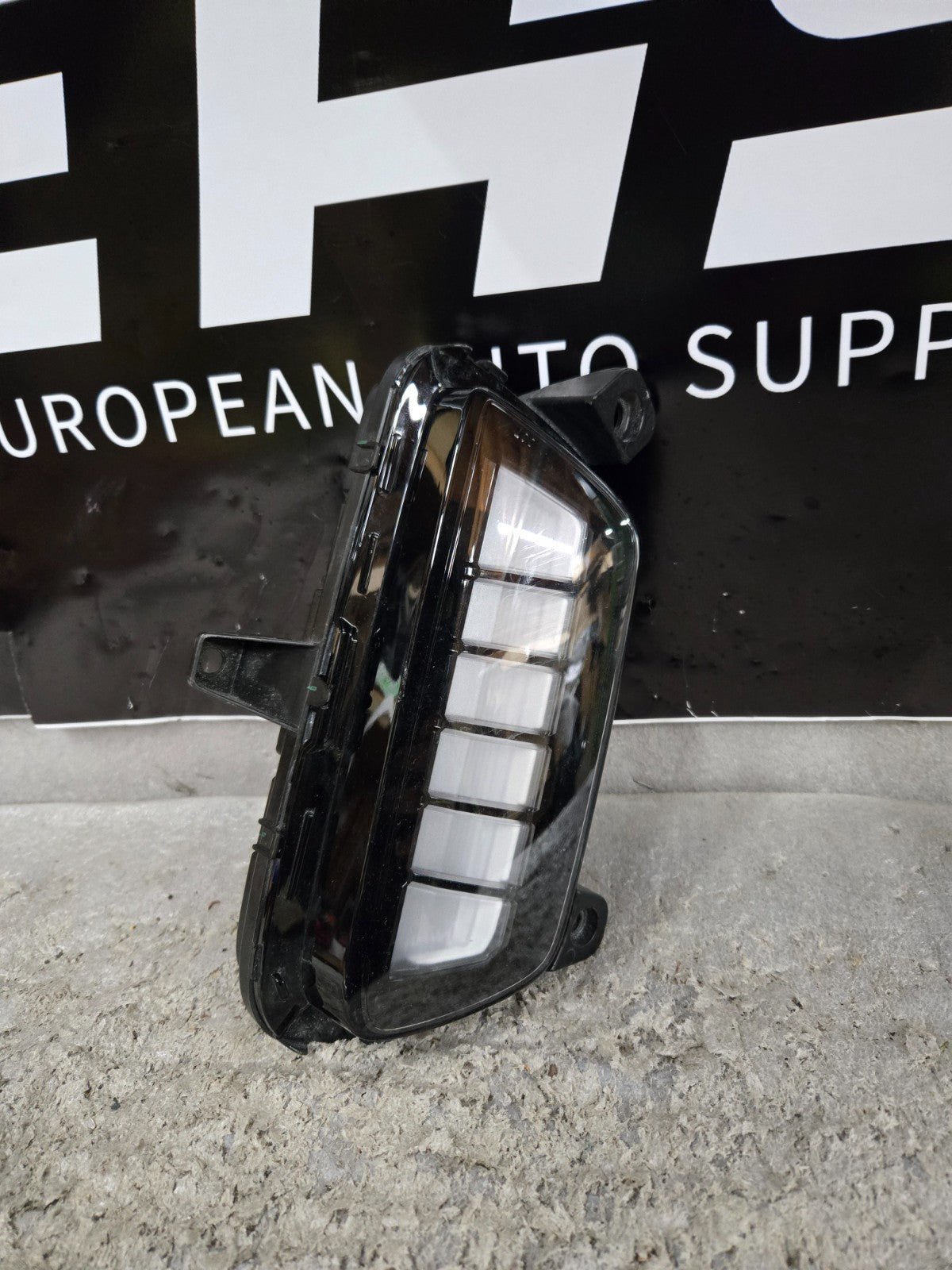 2025 2026 VOLVO EX90 Left Driver Side LED Foglight OEM 32420841