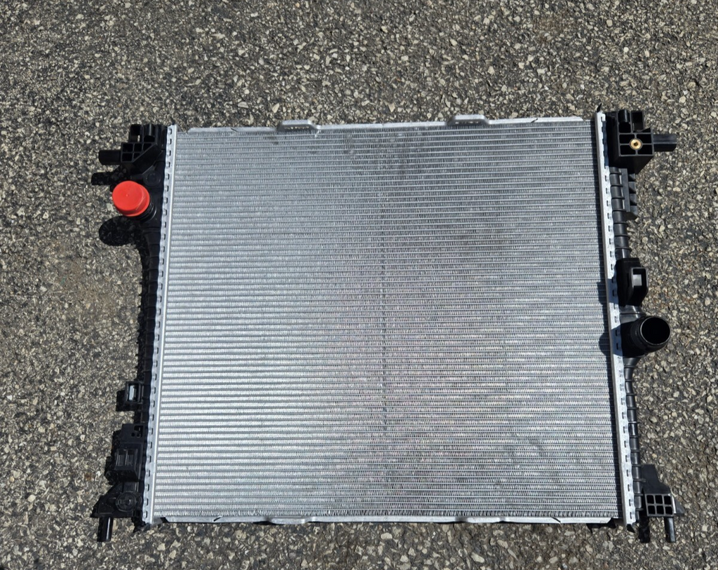 2017 - 2025 ALFA ROMEO GIULIA 2.0L ENGINE COOLANT COOLING RADIATOR OEM 50563151